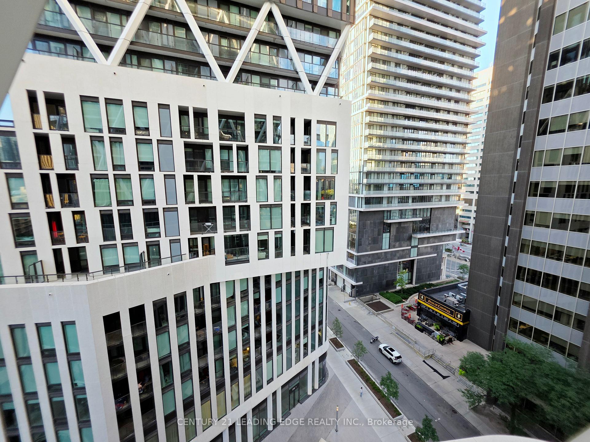 Photo 23 of Unit 823, 230 Simcoe Street, Toronto, Kensington-Chinatown — HOMEH