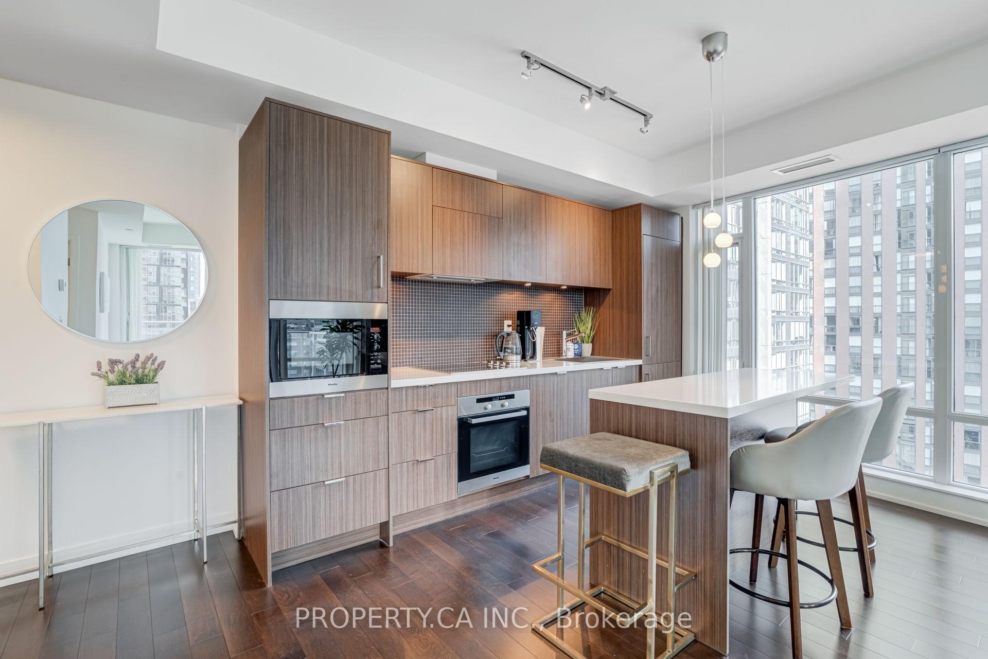 Photo 2 of Unit 1609, 21 Widmer Street, Toronto, Waterfront Communities — HOMEH