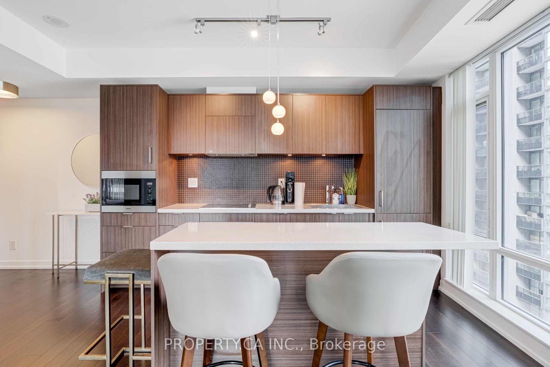 Photo 3 of Unit 1609, 21 Widmer Street, Toronto, Waterfront Communities — HOMEH