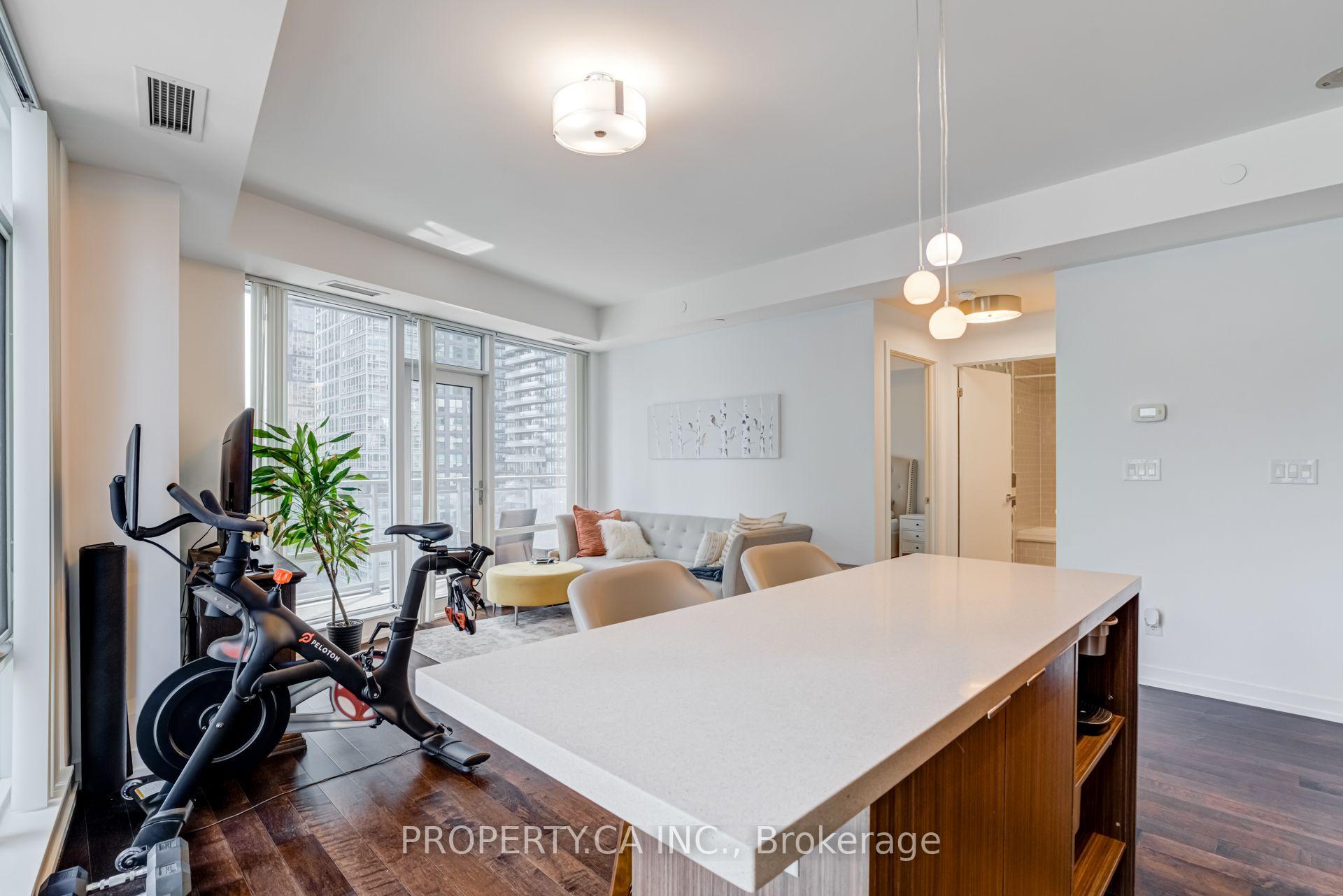 Photo 5 of Unit 1609, 21 Widmer Street, Toronto, Waterfront Communities — HOMEH
