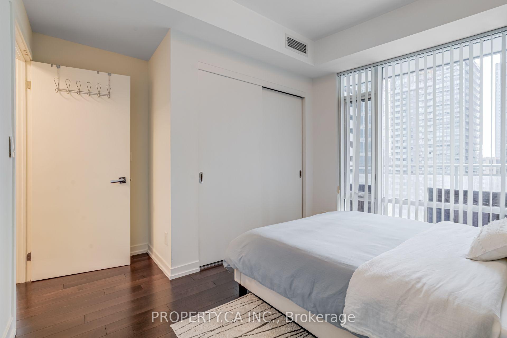 Photo 11 of Unit 1609, 21 Widmer Street, Toronto, Waterfront Communities — HOMEH