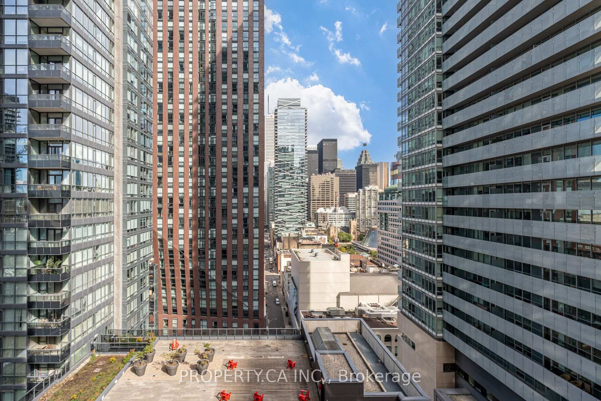 Photo 21 of Unit 1609, 21 Widmer Street, Toronto, Waterfront Communities — HOMEH