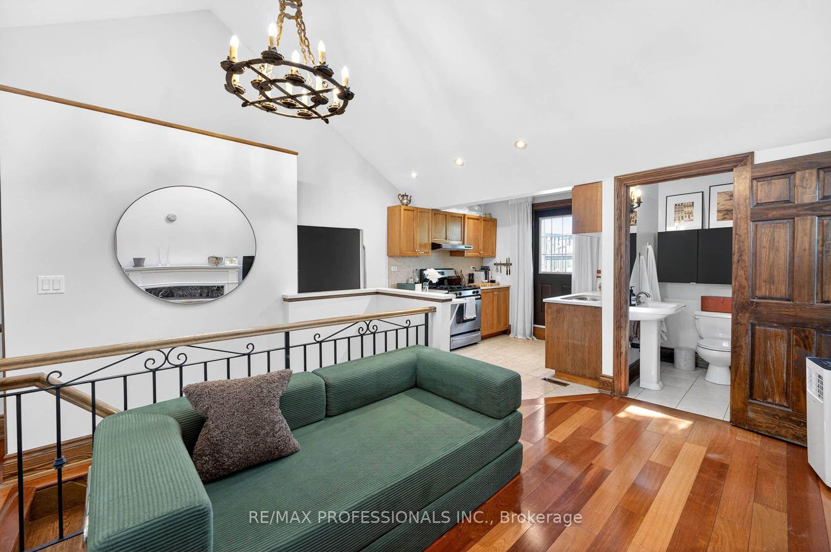 Photo 12 of 2 Afton Avenue, Toronto, Little Portugal — HOMEH