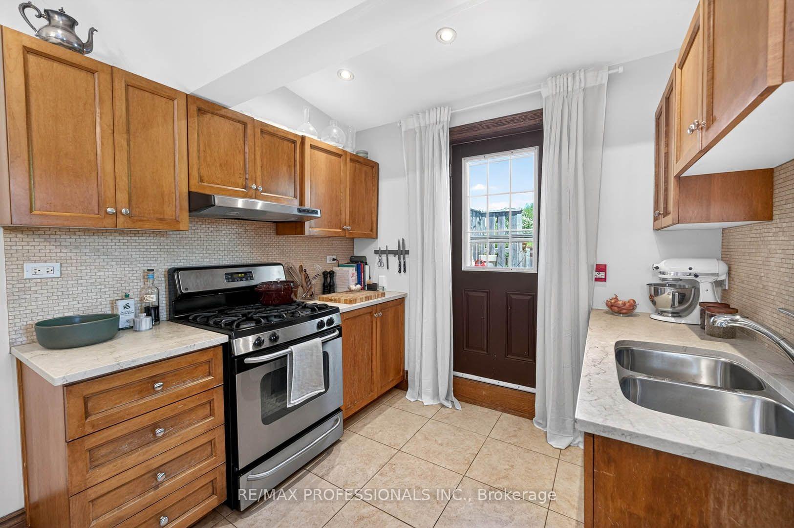 Photo 15 of 2 Afton Avenue, Toronto, Little Portugal — HOMEH