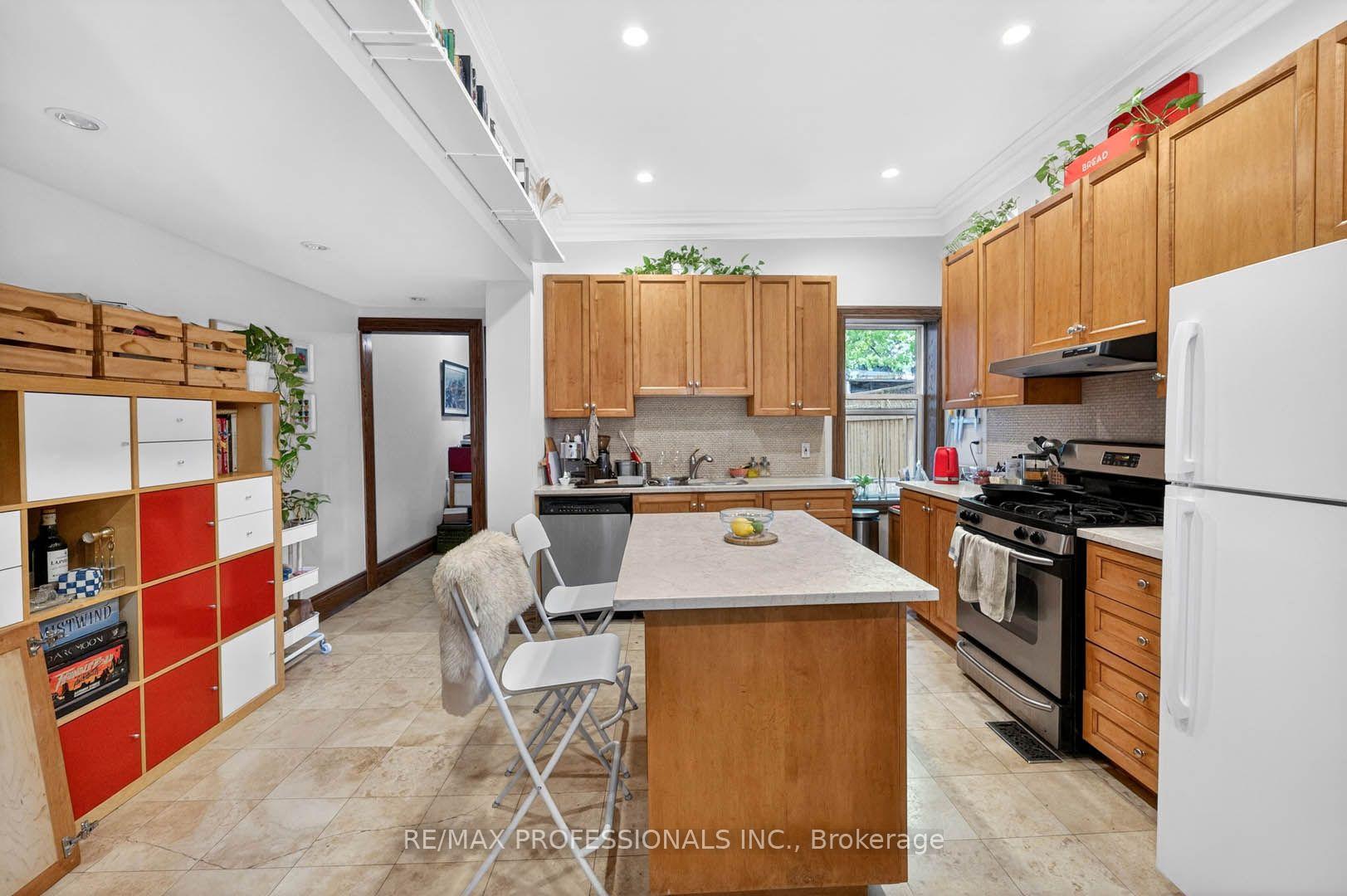 Photo 36 of 2 Afton Avenue, Toronto, Little Portugal — HOMEH