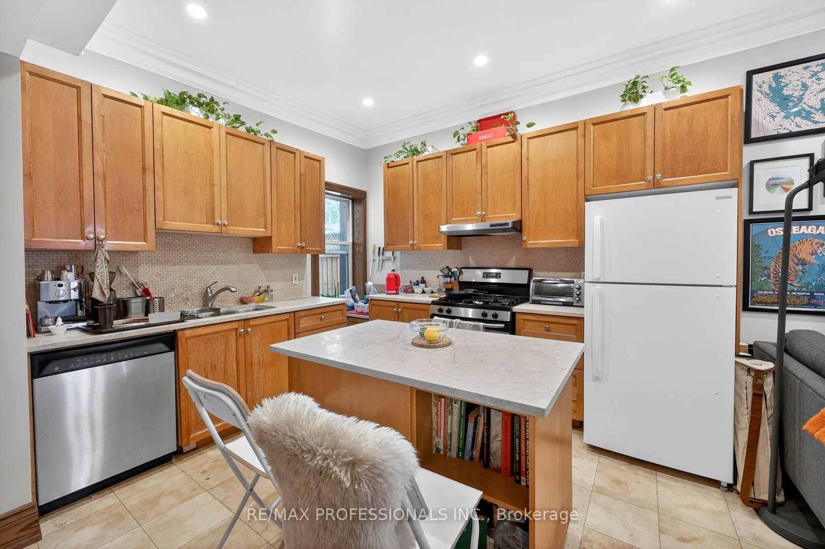 Photo 37 of 2 Afton Avenue, Toronto, Little Portugal — HOMEH