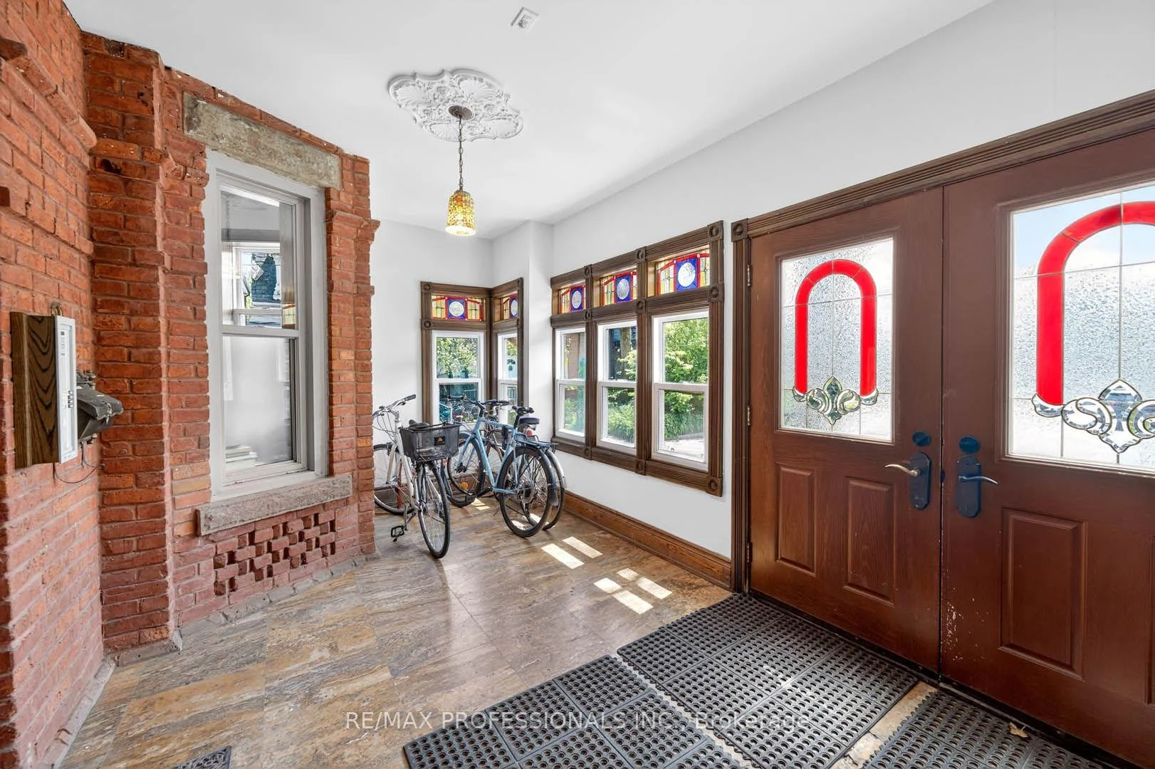 Photo 8 of 2 Afton Avenue, Toronto, Little Portugal — HOMEH