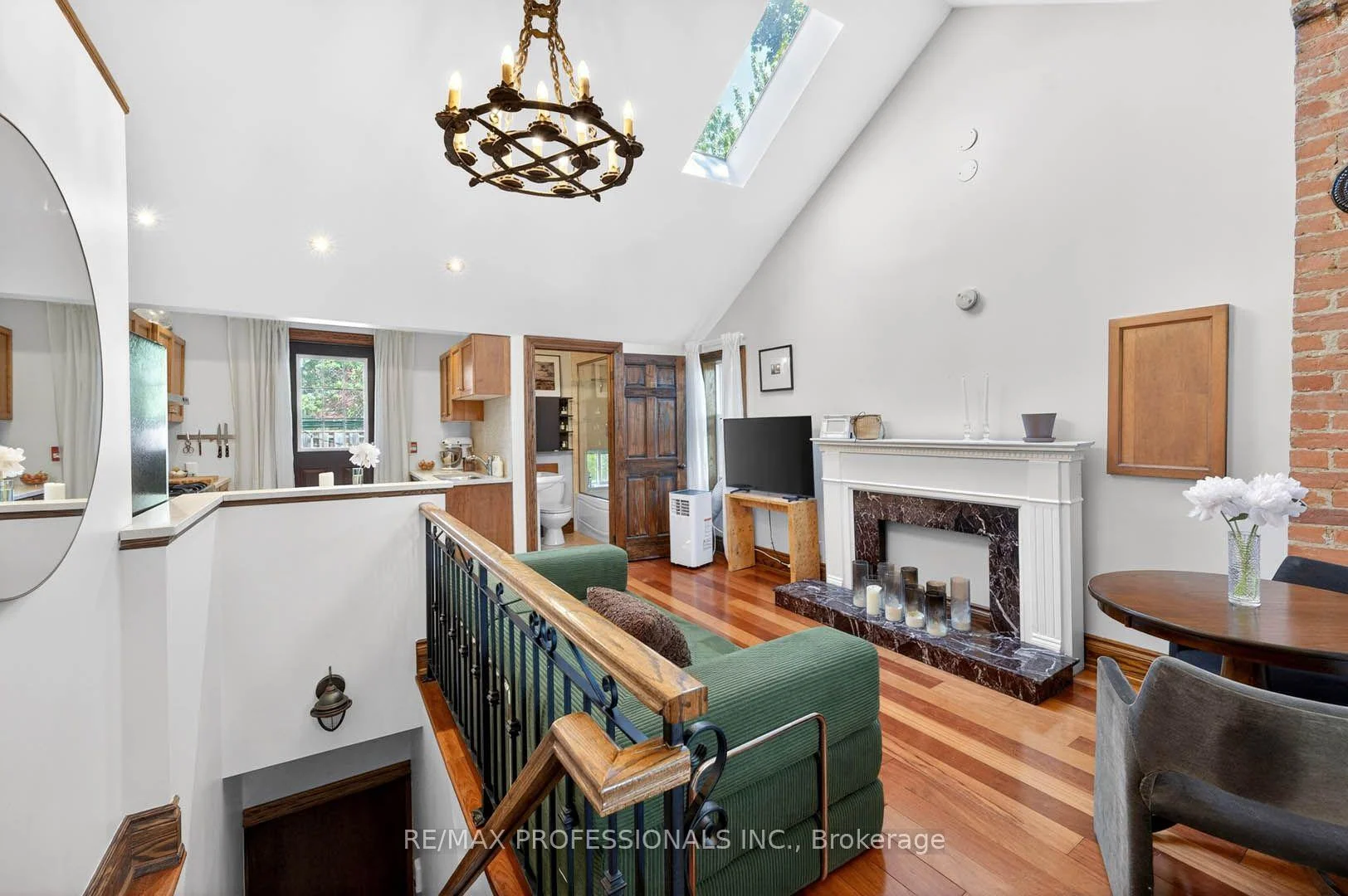Photo 13 of 2 Afton Avenue, Toronto, Little Portugal — HOMEH