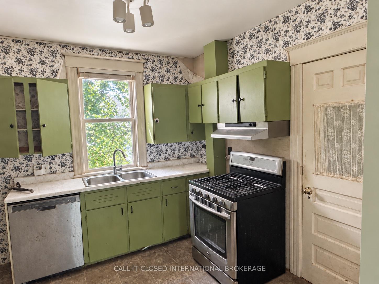 Photo 9 of 78 East Street, St. Thomas — HOMEH