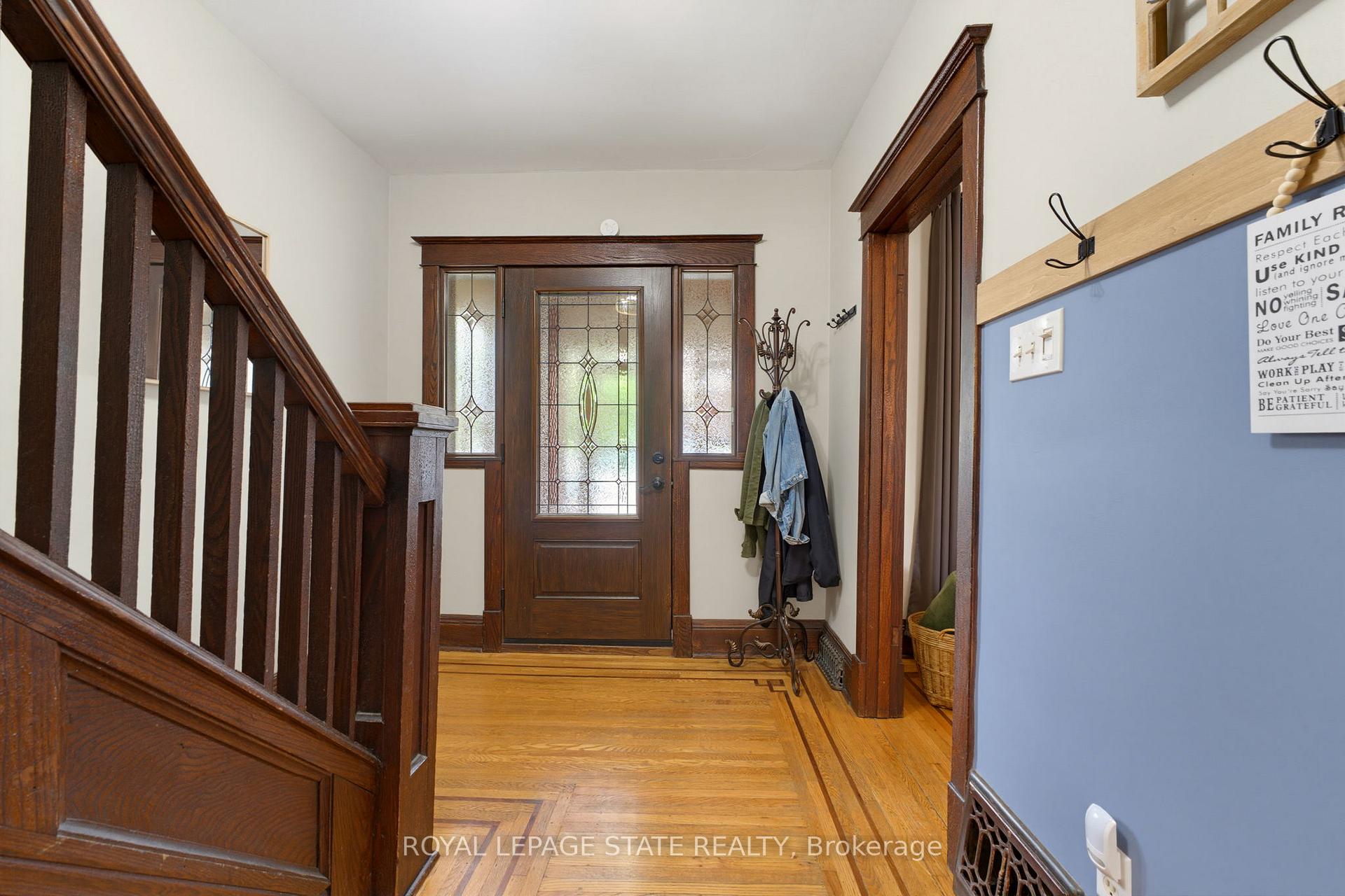Photo 6 of 394 Charlton Avenue W, Hamilton, Kirkendall — HOMEH