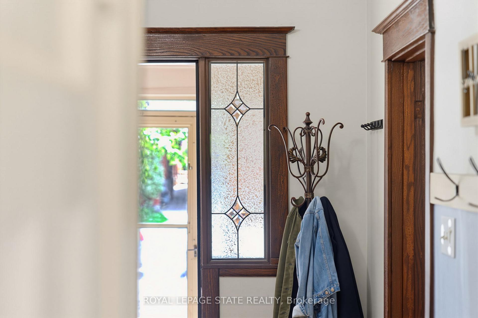 Photo 7 of 394 Charlton Avenue W, Hamilton, Kirkendall — HOMEH