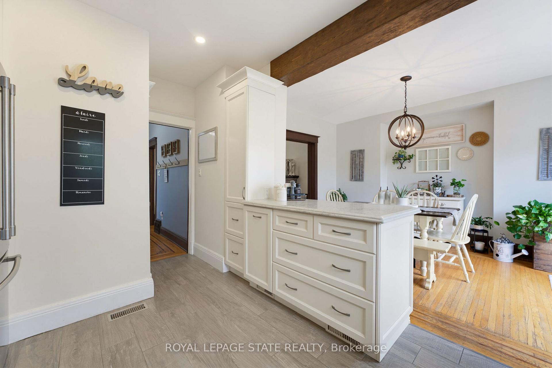 Photo 15 of 394 Charlton Avenue W, Hamilton, Kirkendall — HOMEH