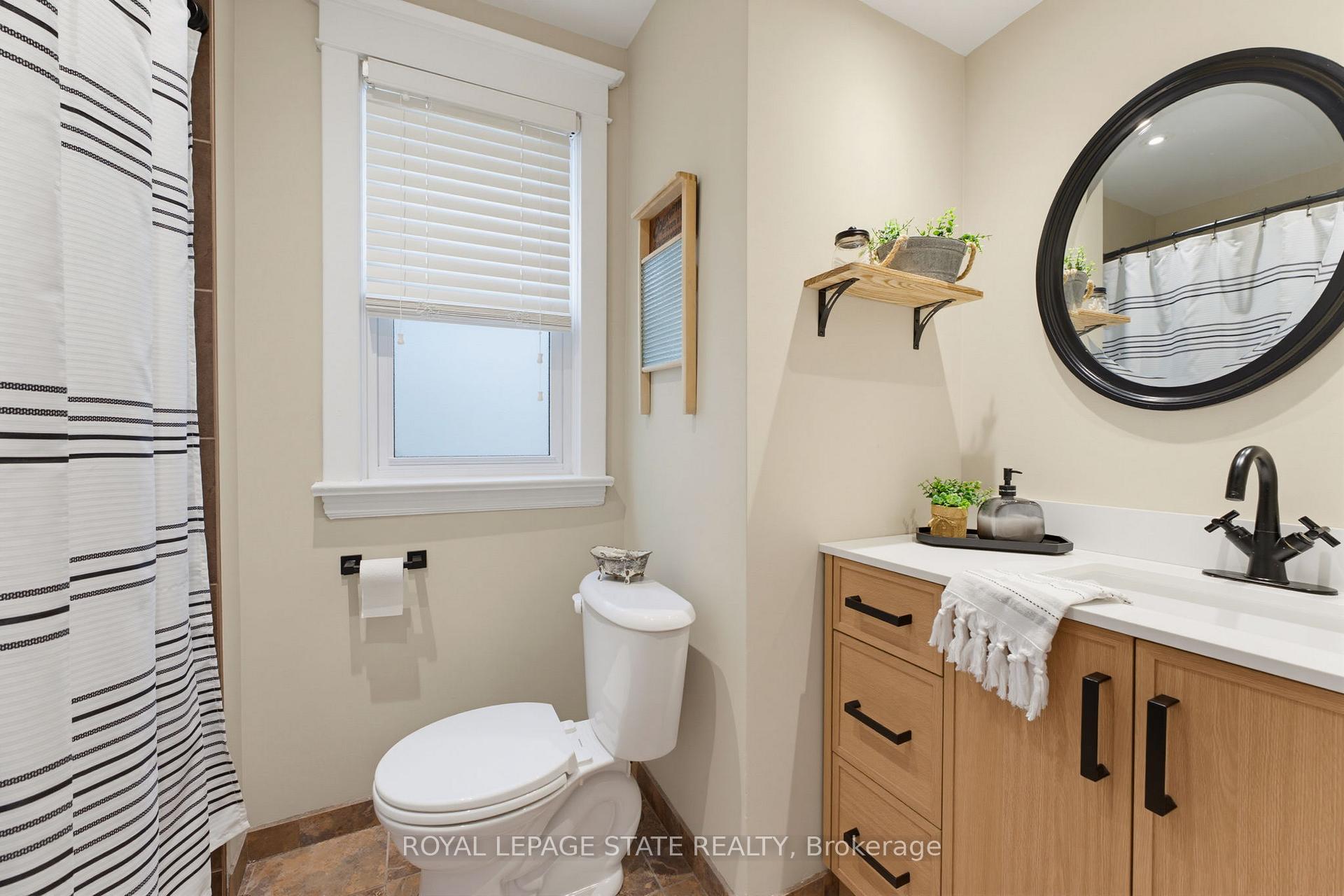 Photo 25 of 394 Charlton Avenue W, Hamilton, Kirkendall — HOMEH