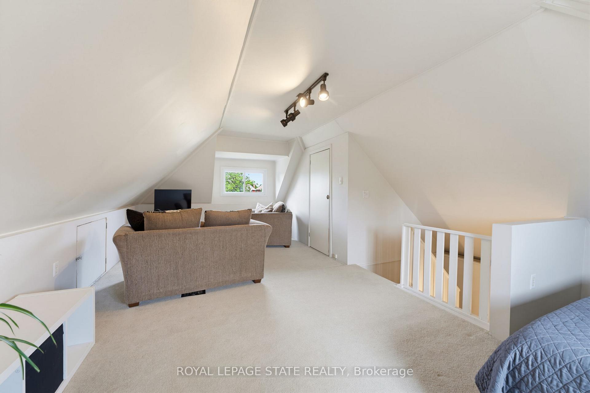 Photo 27 of 394 Charlton Avenue W, Hamilton, Kirkendall — HOMEH