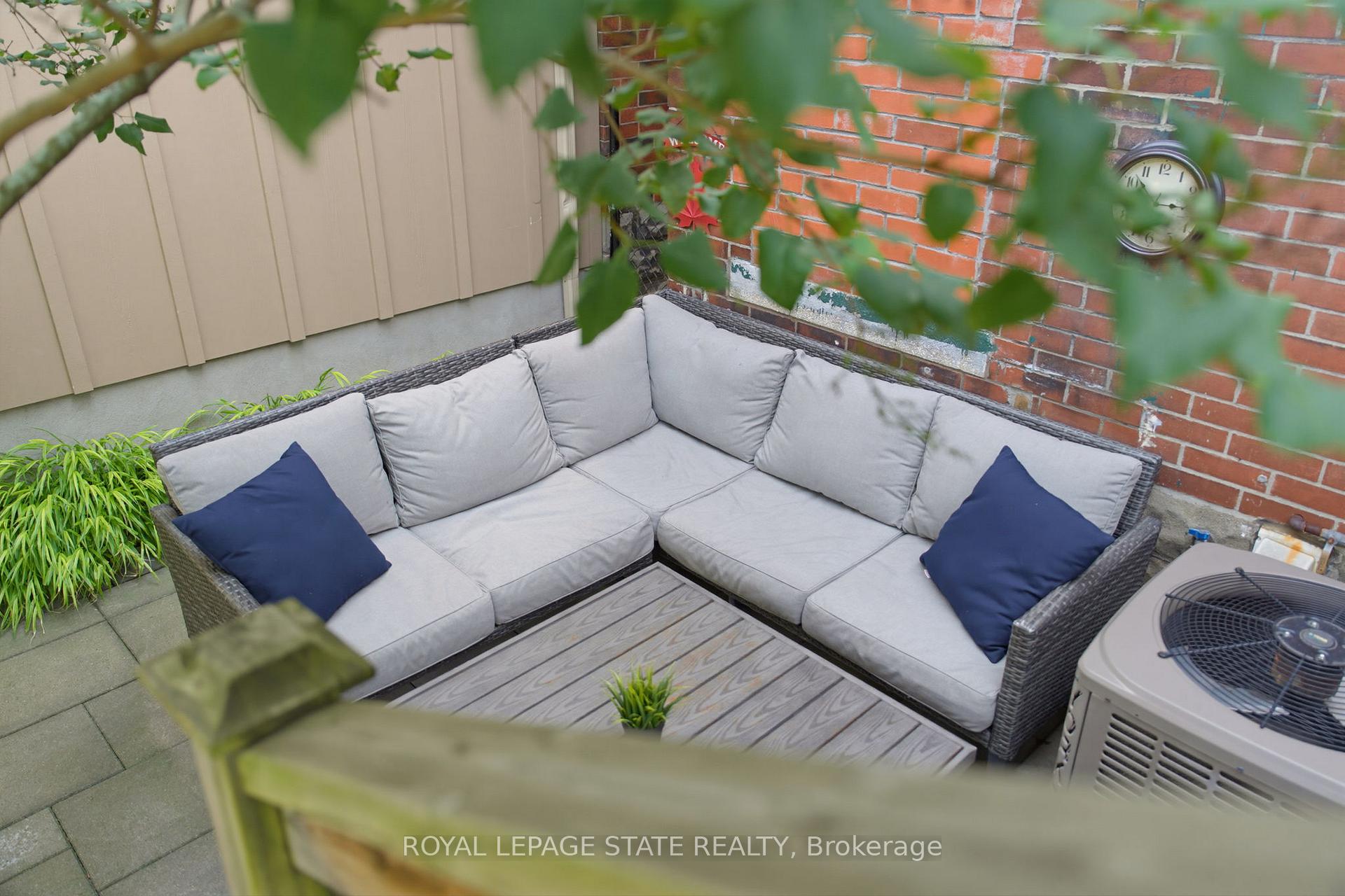 Photo 38 of 394 Charlton Avenue W, Hamilton, Kirkendall — HOMEH