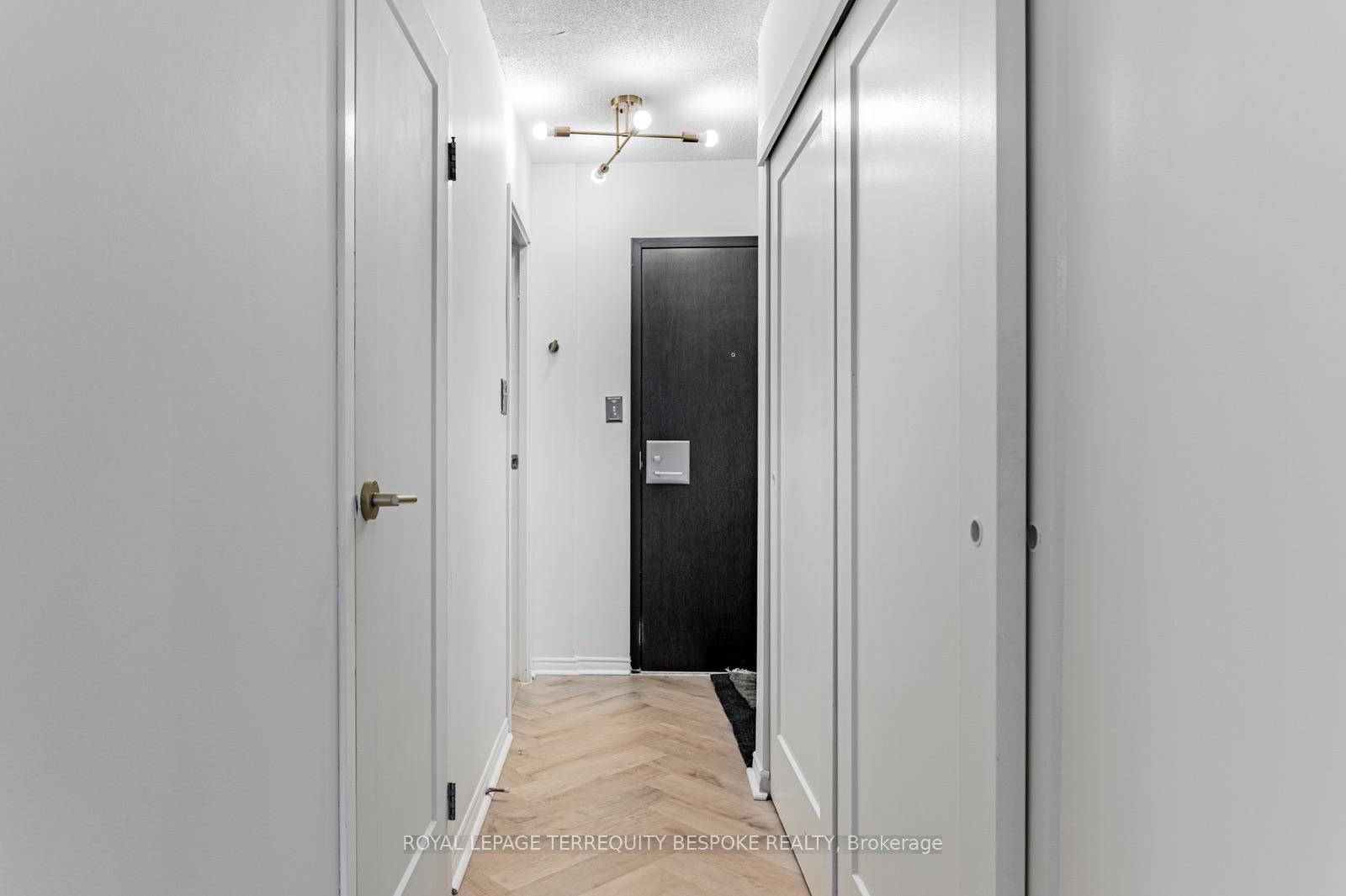 Photo 2 of Unit 1107, 25 The Esplanade, Toronto, Waterfront Communities — HOMEH