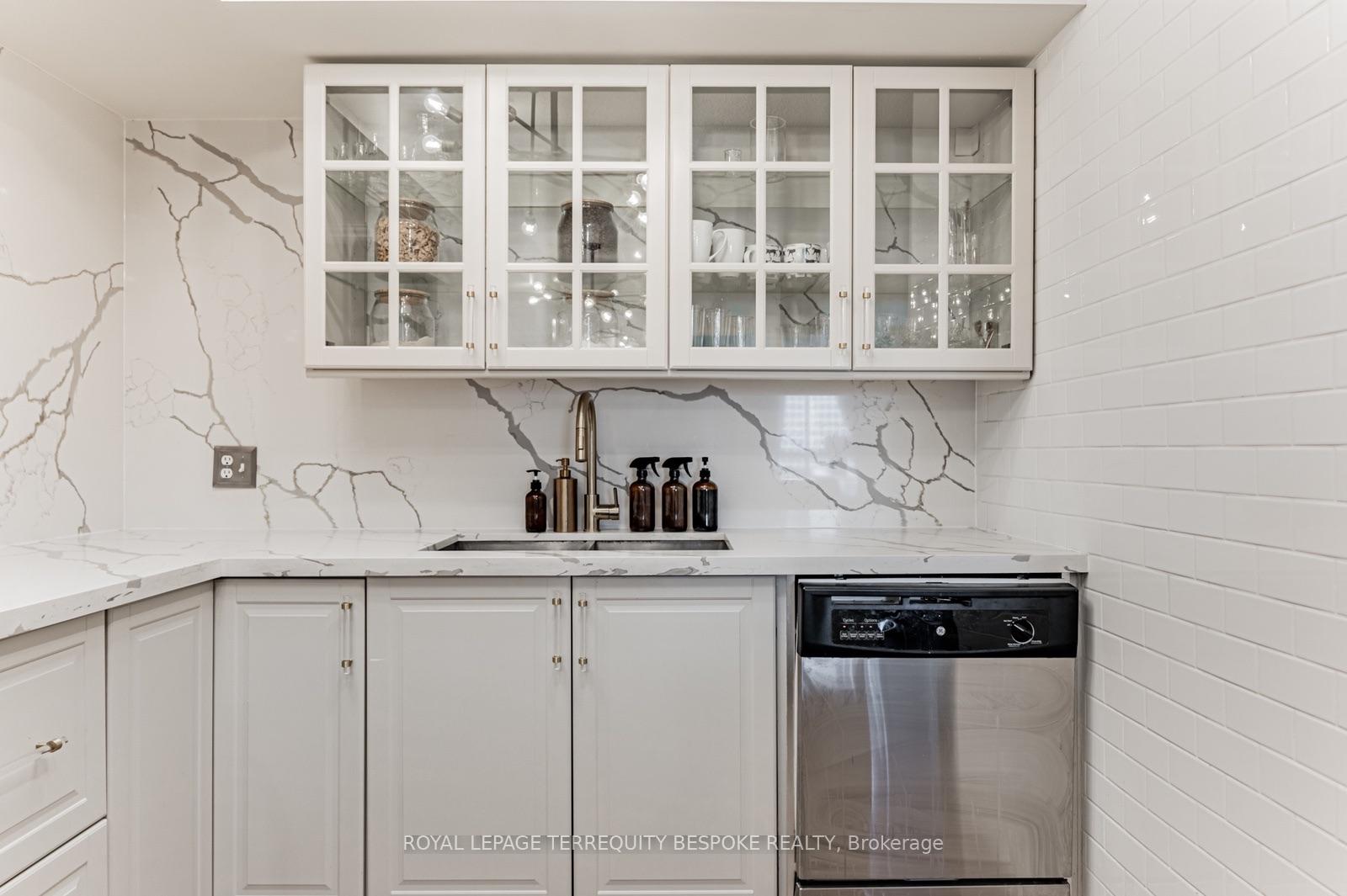 Photo 10 of Unit 1107, 25 The Esplanade, Toronto, Waterfront Communities — HOMEH