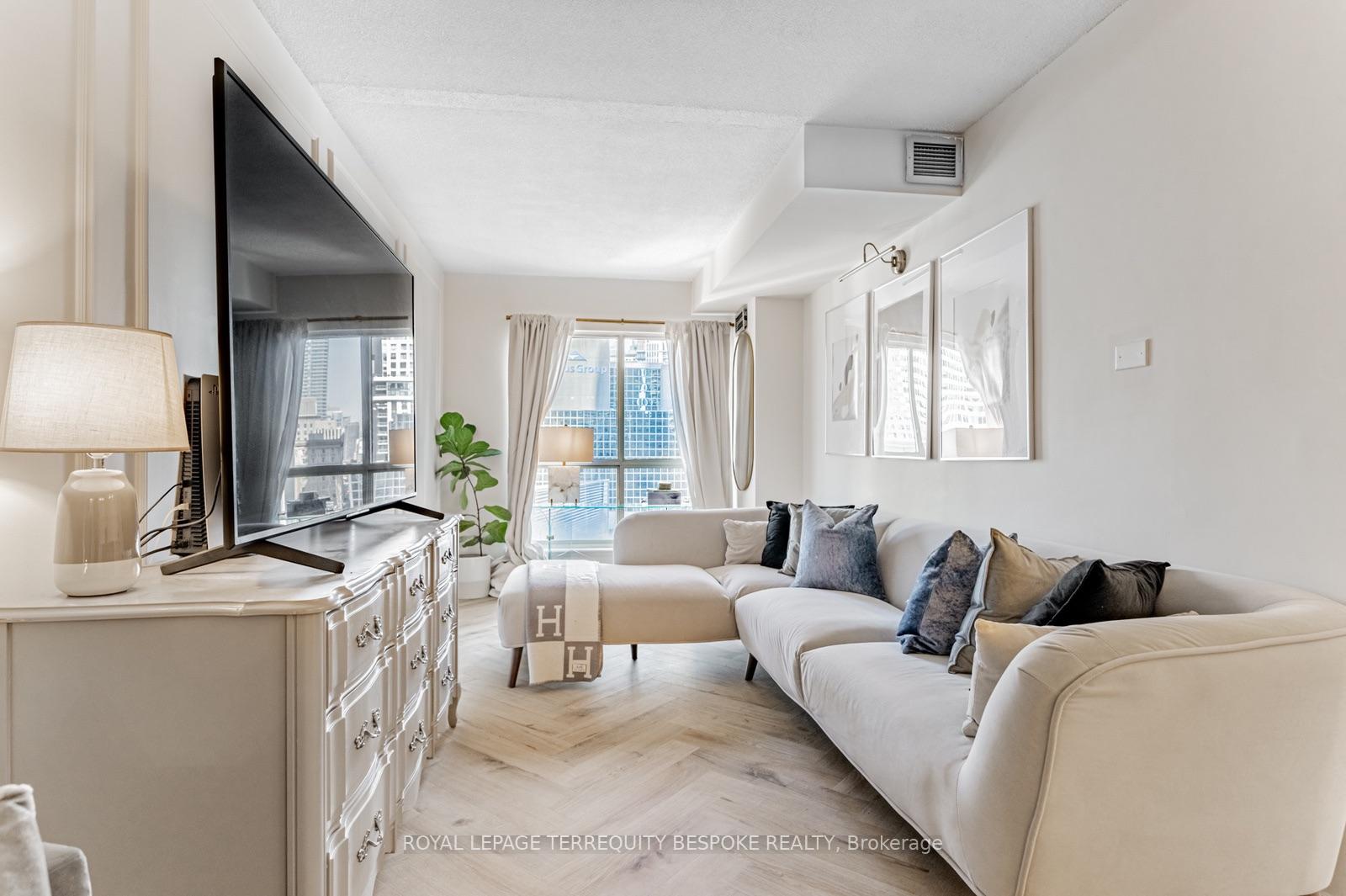 Photo 18 of Unit 1107, 25 The Esplanade, Toronto, Waterfront Communities — HOMEH