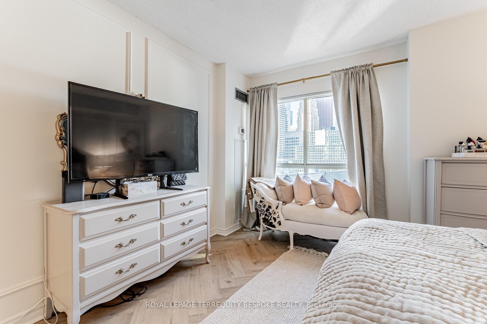 Photo 23 of Unit 1107, 25 The Esplanade, Toronto, Waterfront Communities — HOMEH