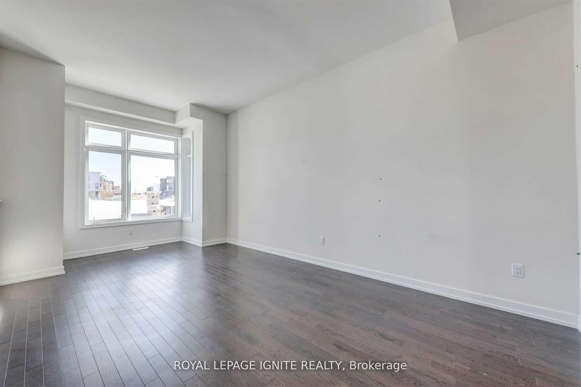 Photo 8 of 56 Rustle Woods Avenue, Markham, Cornell — HOMEH