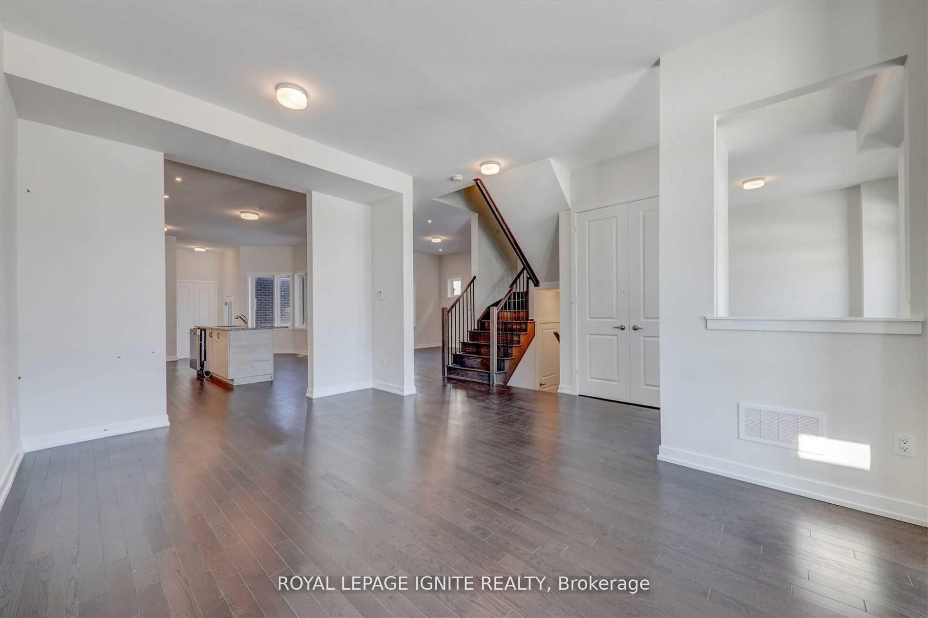 Photo 10 of 56 Rustle Woods Avenue, Markham, Cornell — HOMEH
