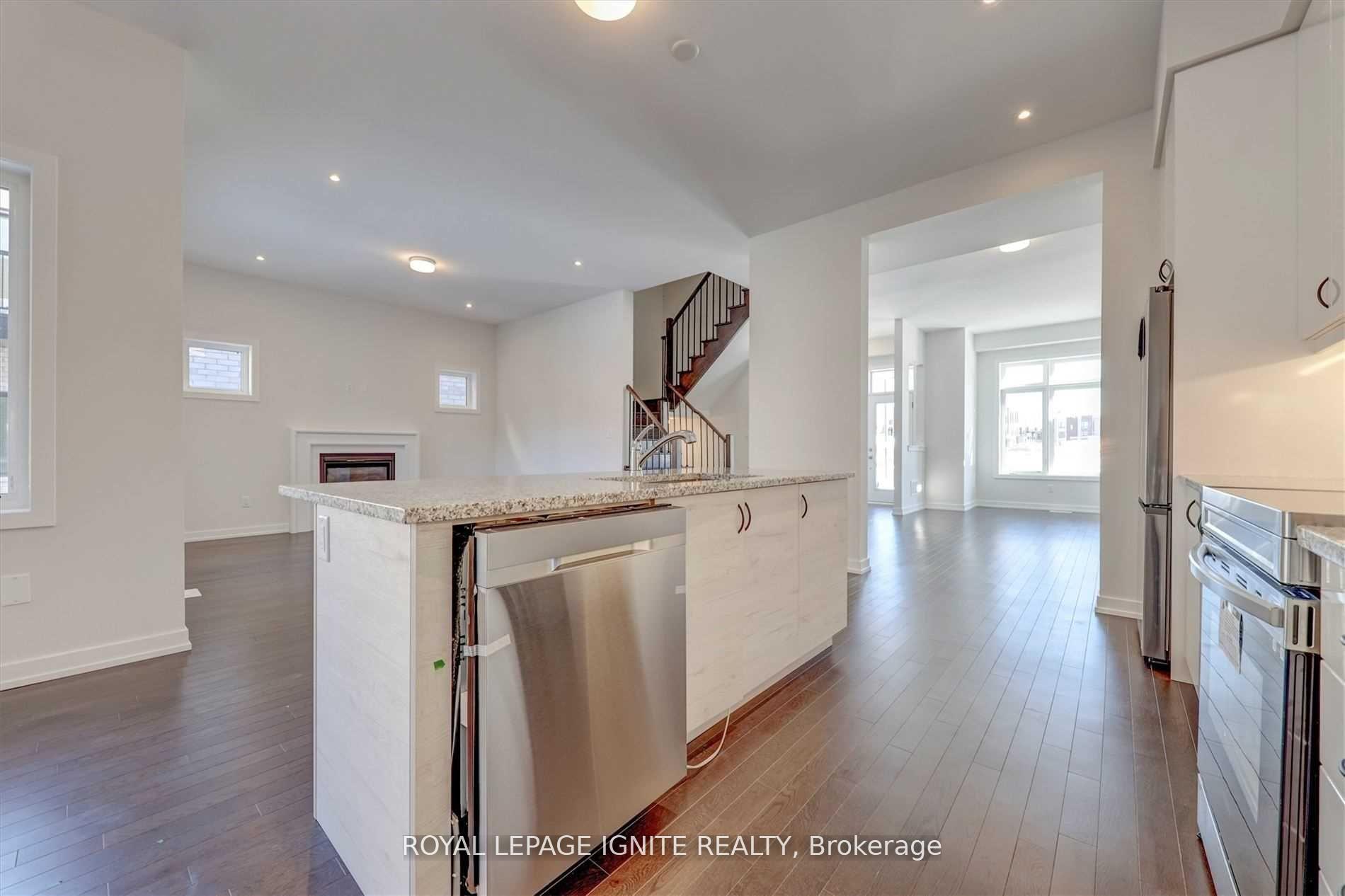 Photo 14 of 56 Rustle Woods Avenue, Markham, Cornell — HOMEH