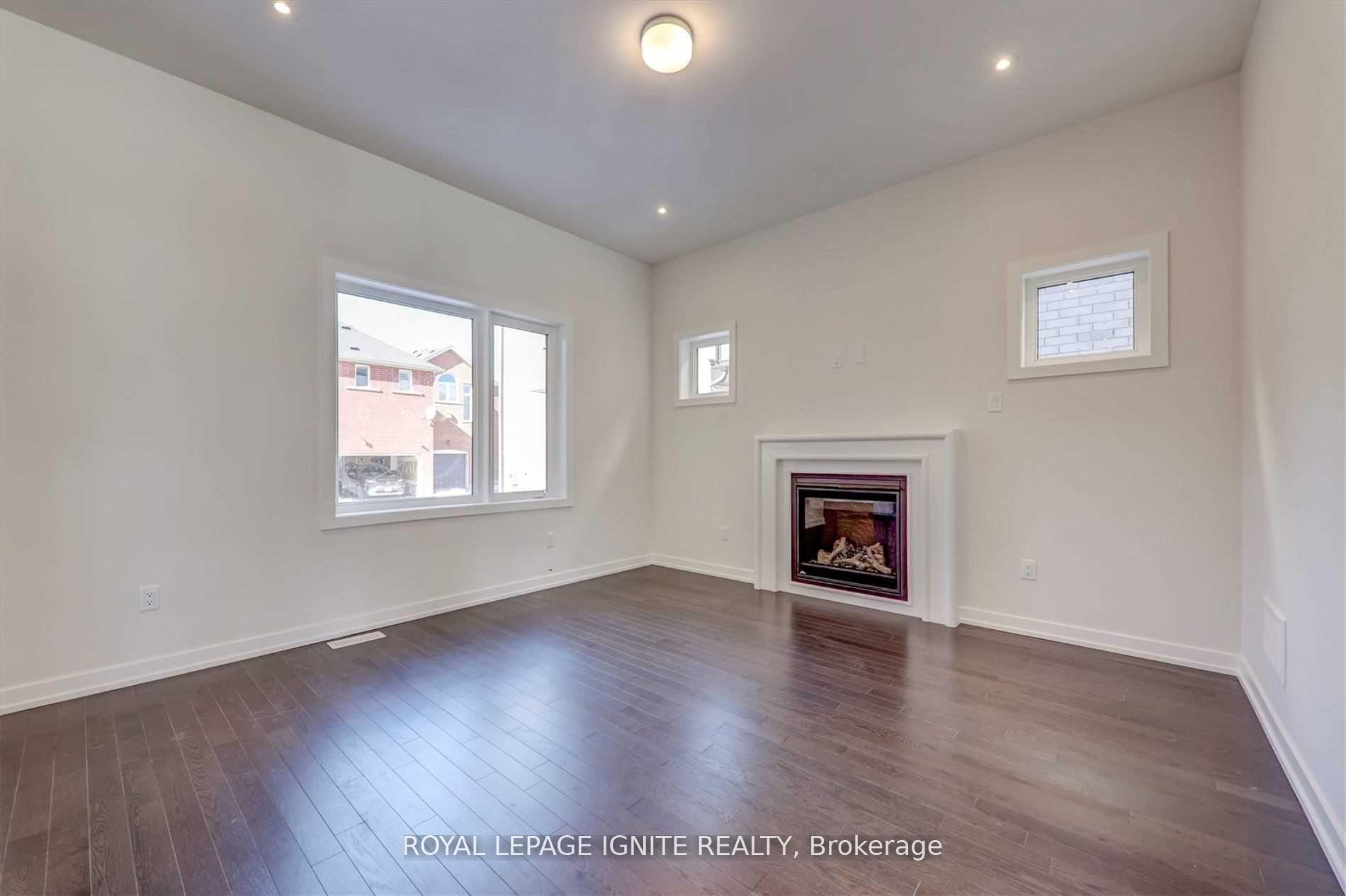 Photo 16 of 56 Rustle Woods Avenue, Markham, Cornell — HOMEH