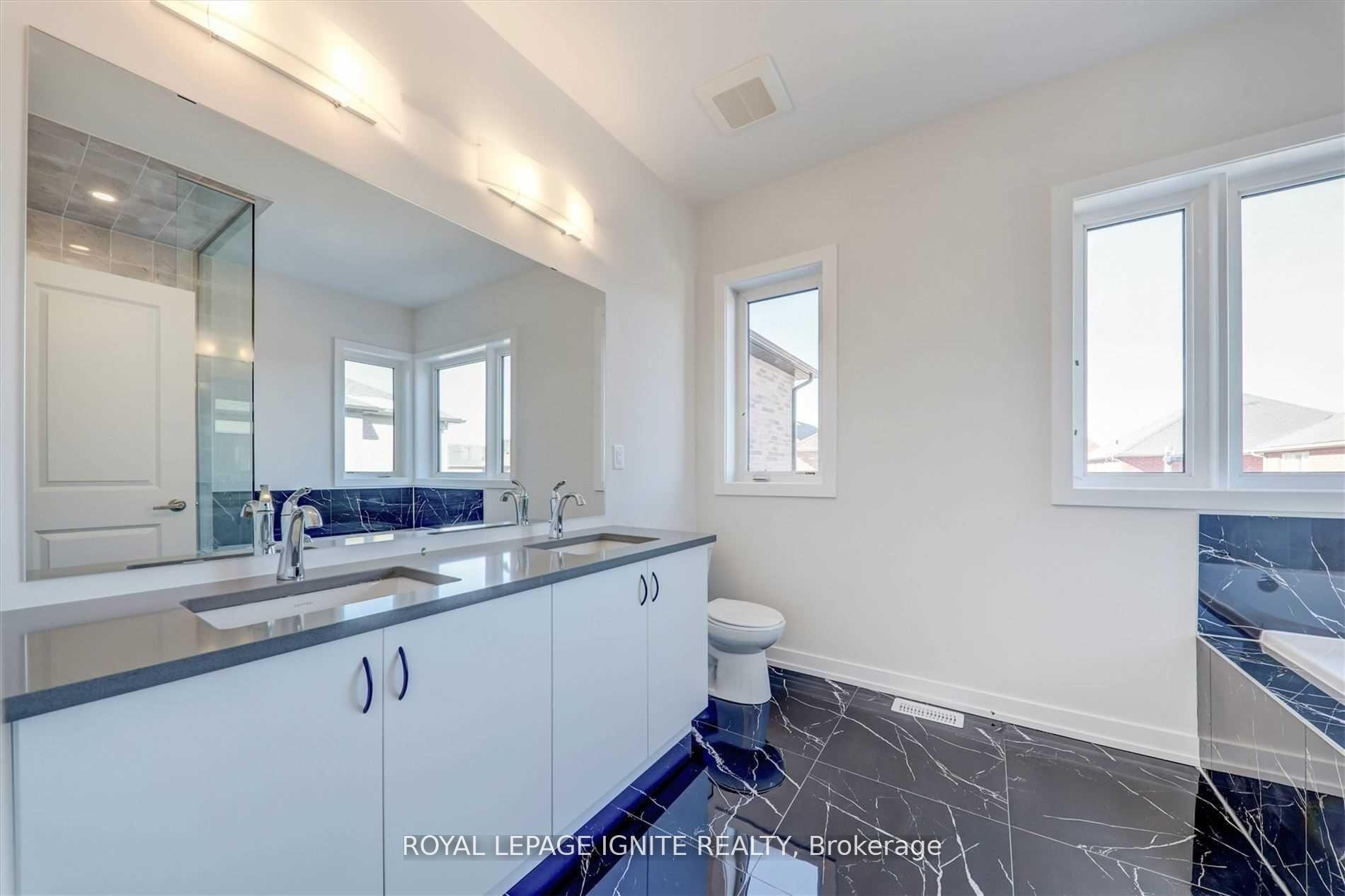 Photo 26 of 56 Rustle Woods Avenue, Markham, Cornell — HOMEH