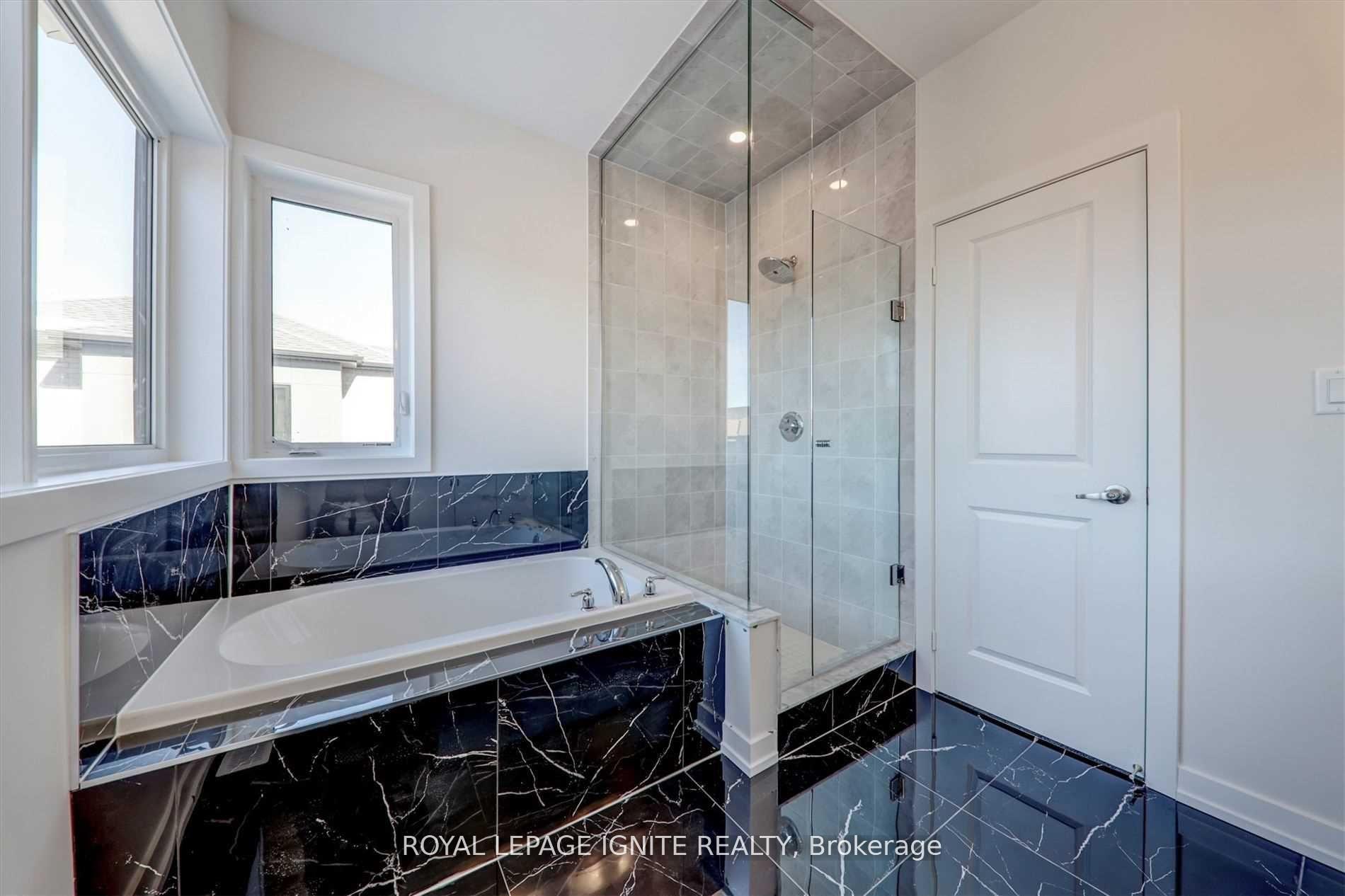 Photo 27 of 56 Rustle Woods Avenue, Markham, Cornell — HOMEH