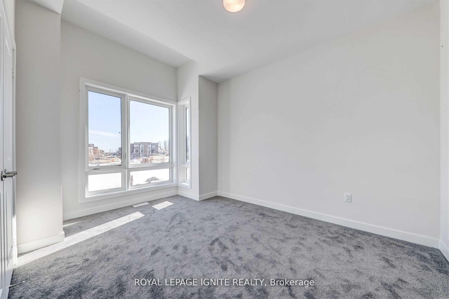 Photo 34 of 56 Rustle Woods Avenue, Markham, Cornell — HOMEH