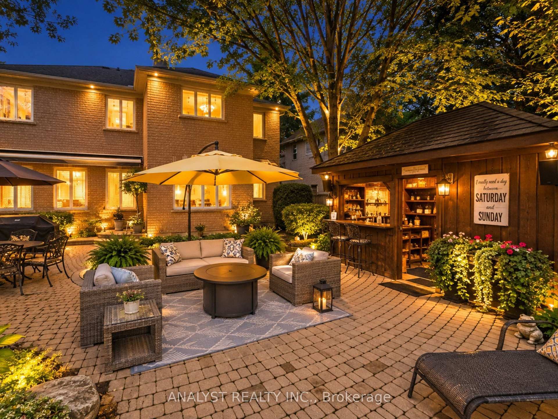 Photo 4 of 21 Capner Court, Vaughan, Kleinburg — HOMEH