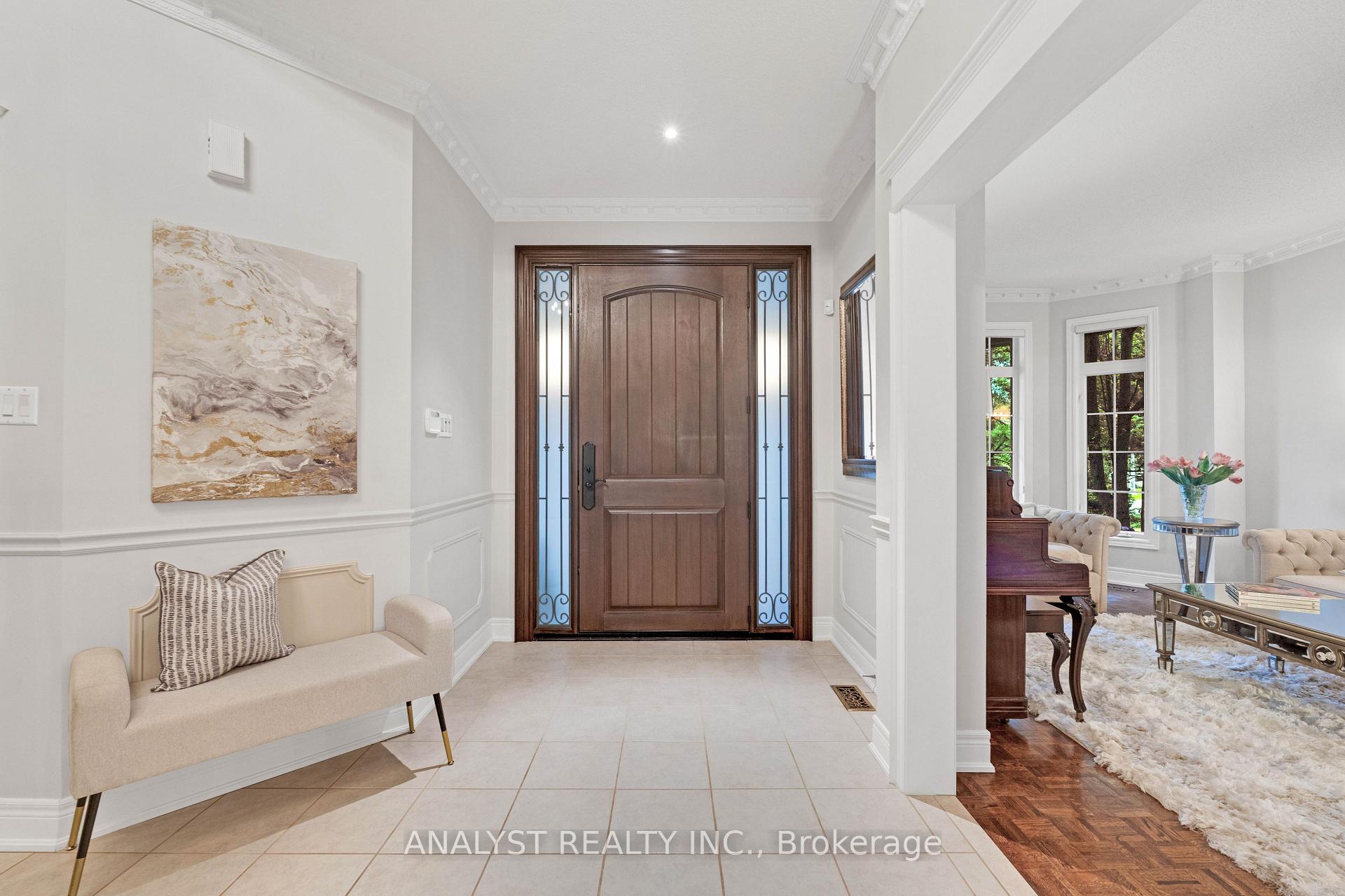 Photo 6 of 21 Capner Court, Vaughan, Kleinburg — HOMEH