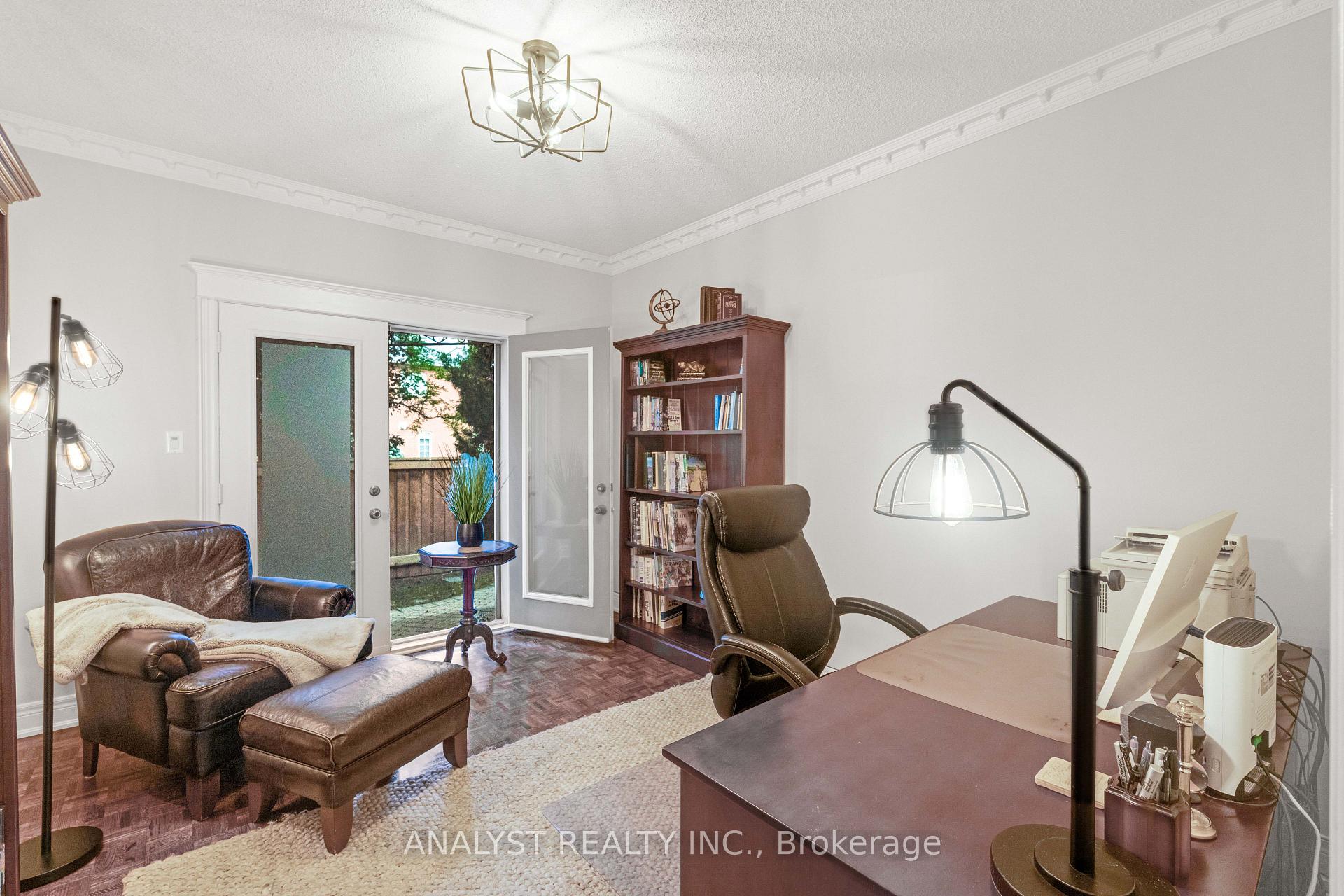 Photo 14 of 21 Capner Court, Vaughan, Kleinburg — HOMEH