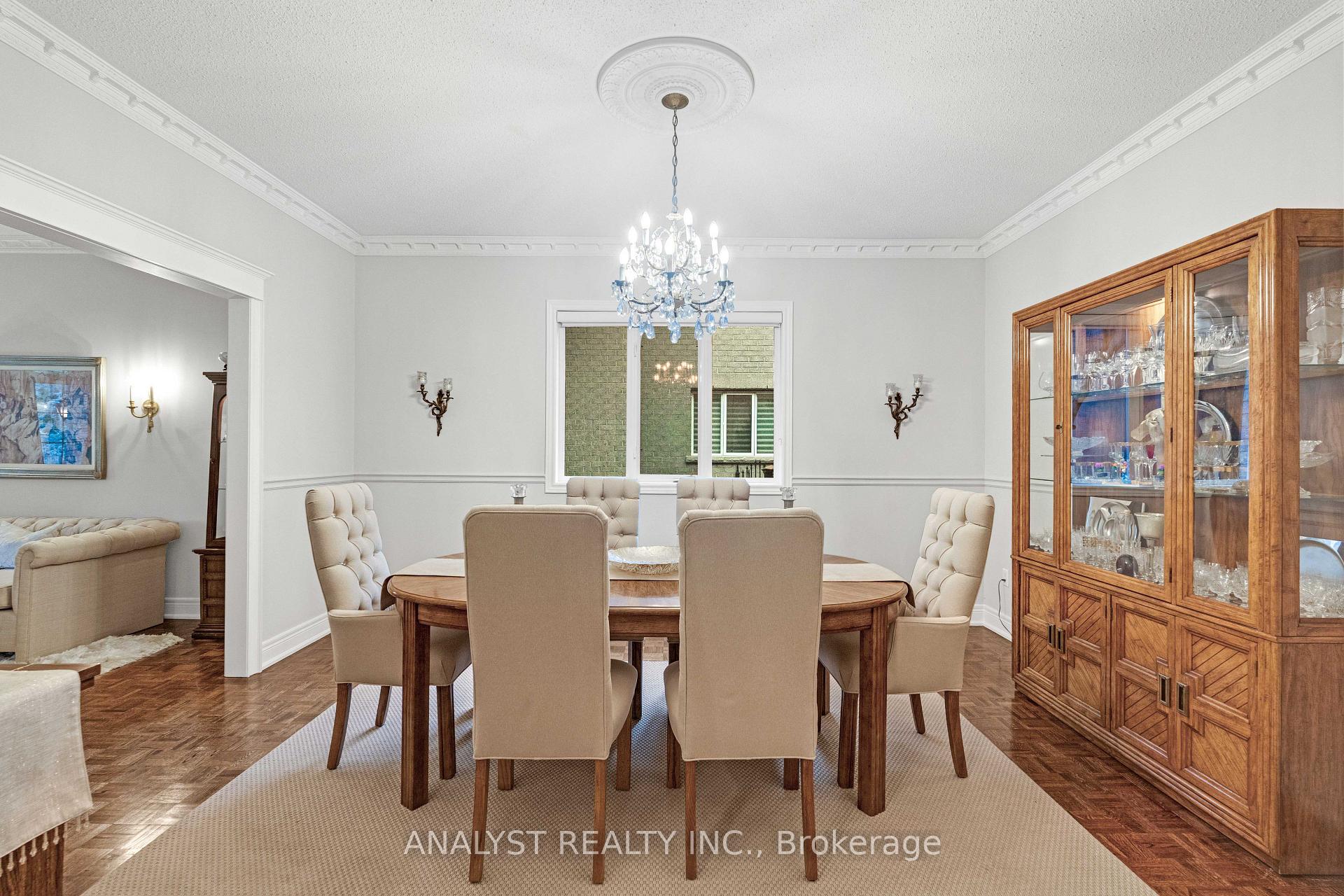 Photo 15 of 21 Capner Court, Vaughan, Kleinburg — HOMEH