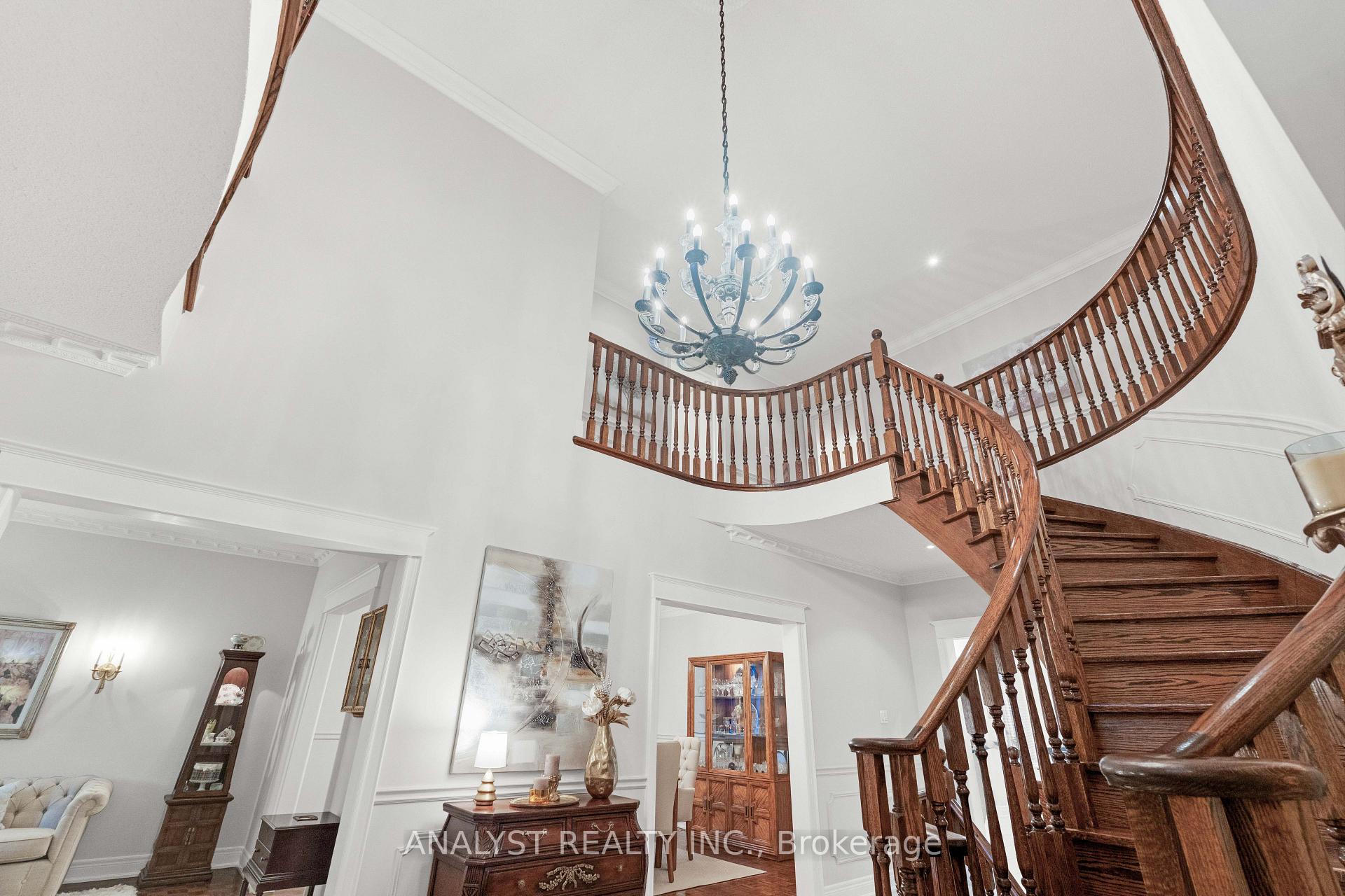 Photo 18 of 21 Capner Court, Vaughan, Kleinburg — HOMEH