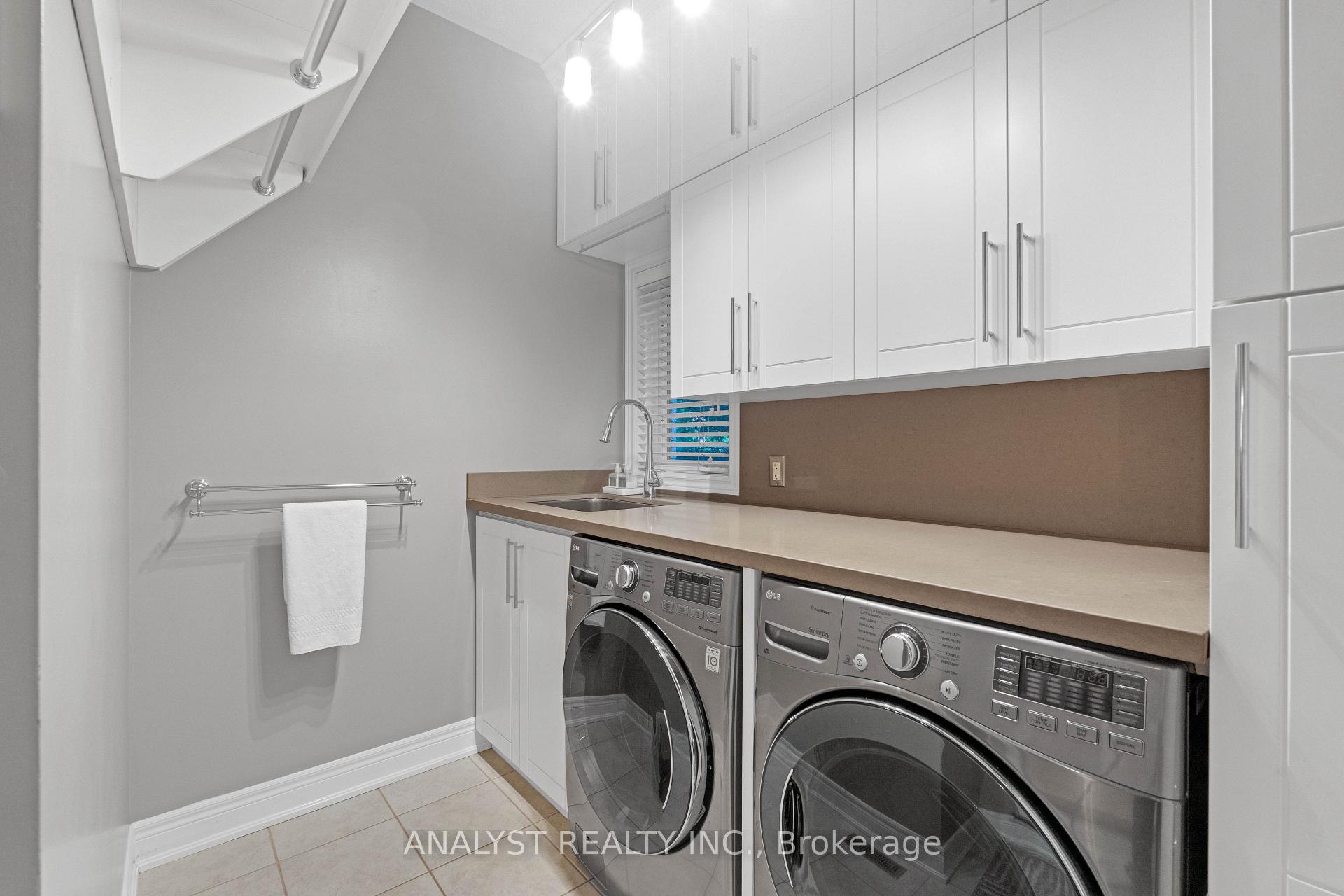 Photo 19 of 21 Capner Court, Vaughan, Kleinburg — HOMEH