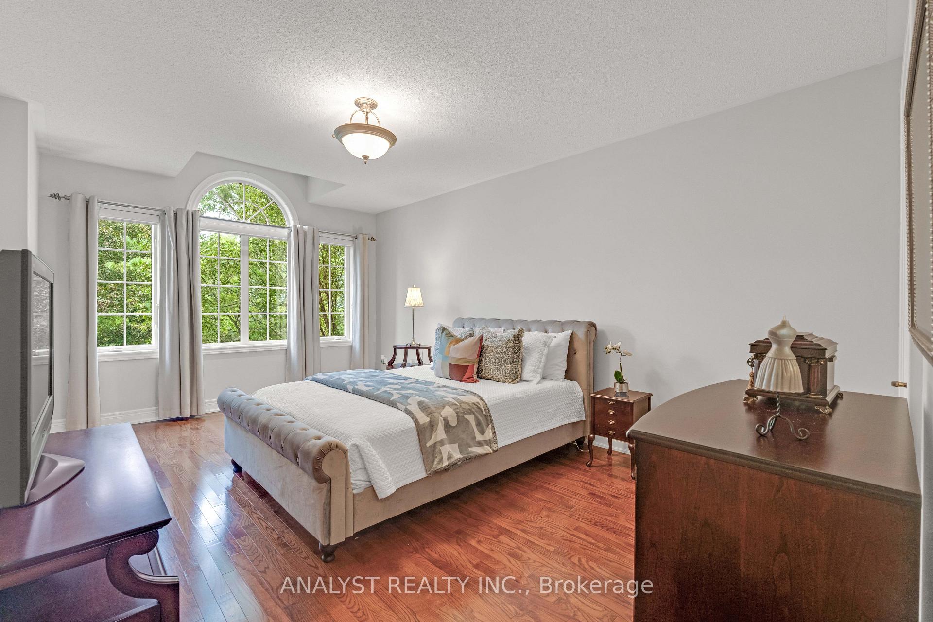 Photo 27 of 21 Capner Court, Vaughan, Kleinburg — HOMEH