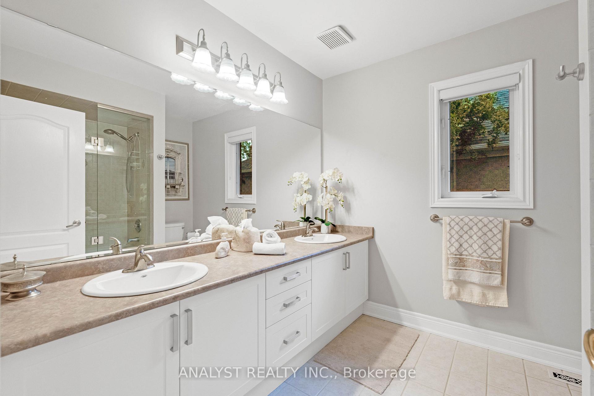 Photo 31 of 21 Capner Court, Vaughan, Kleinburg — HOMEH