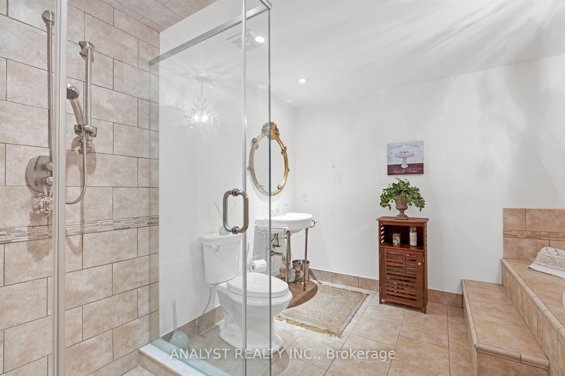 Photo 36 of 21 Capner Court, Vaughan, Kleinburg — HOMEH
