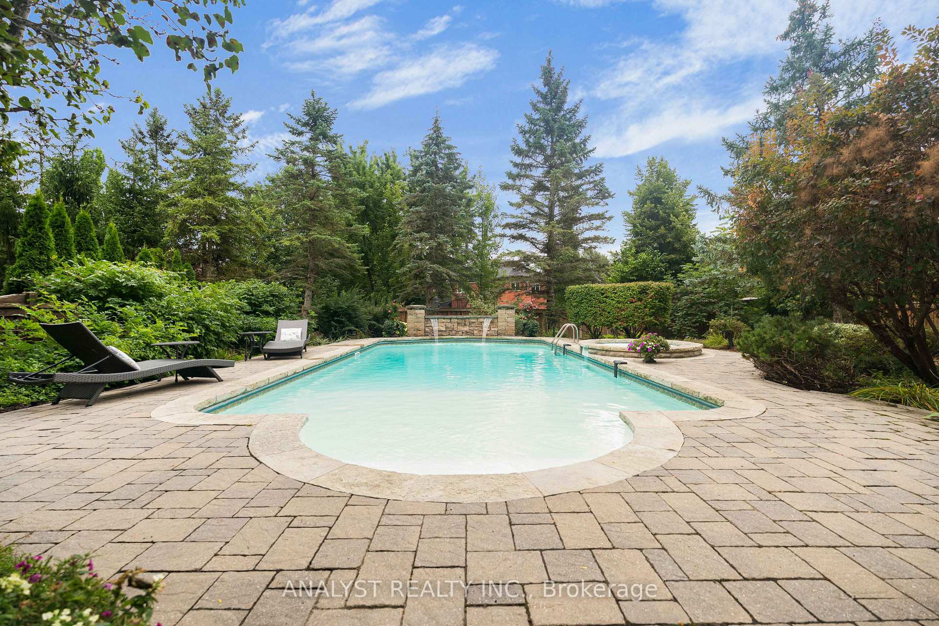 Photo 46 of 21 Capner Court, Vaughan, Kleinburg — HOMEH