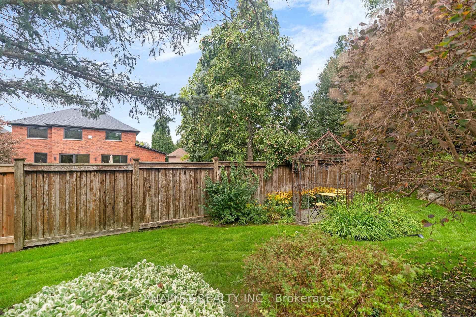 Photo 47 of 21 Capner Court, Vaughan, Kleinburg — HOMEH