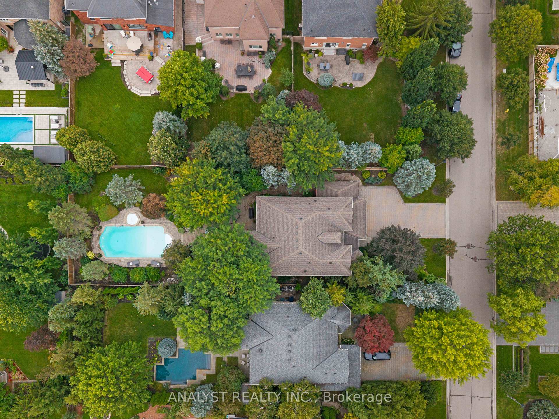 Photo 50 of 21 Capner Court, Vaughan, Kleinburg — HOMEH