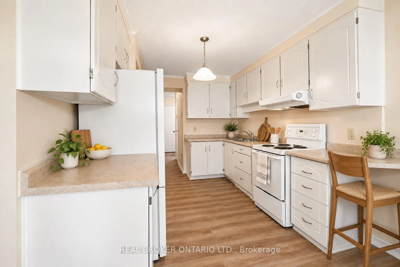Photo 8 of Unit 114, 30 Green Valley Drive, Kitchener, Pioneer Park — HOMEH