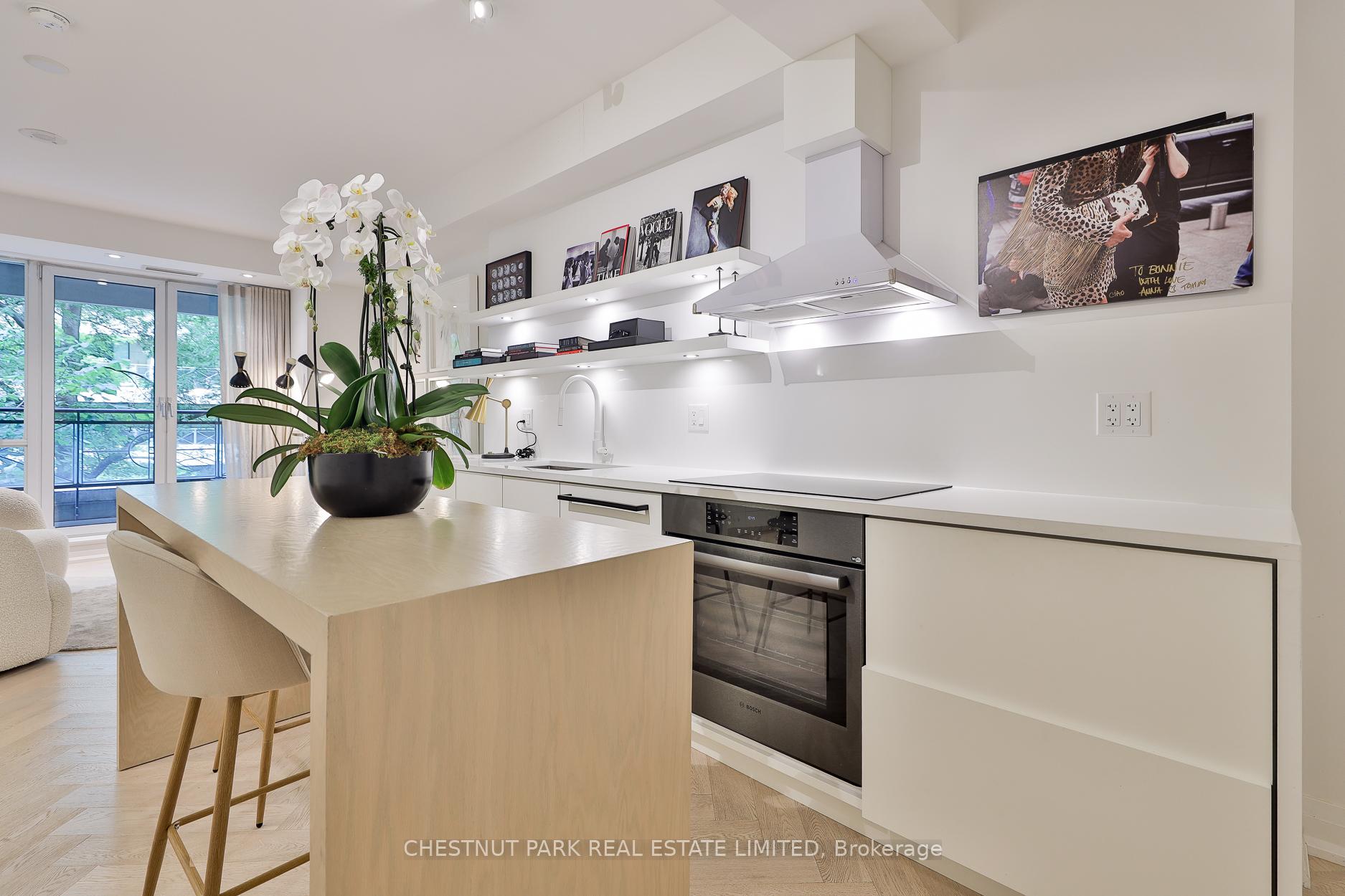 Photo 3 of Unit 201, 25 Scrivener Square, Toronto, Rosedale-Moore Park — HOMEH