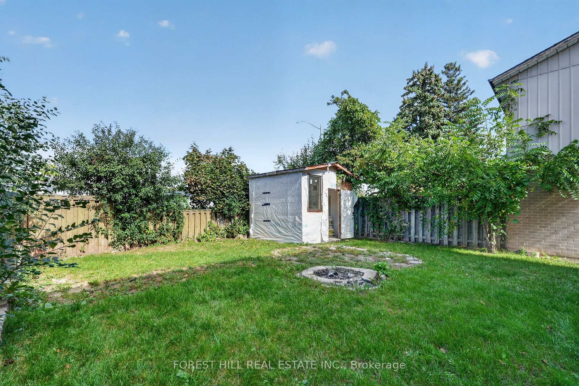Photo 4 of 22 Grand Valley Drive, Brampton, Northgate — HOMEH