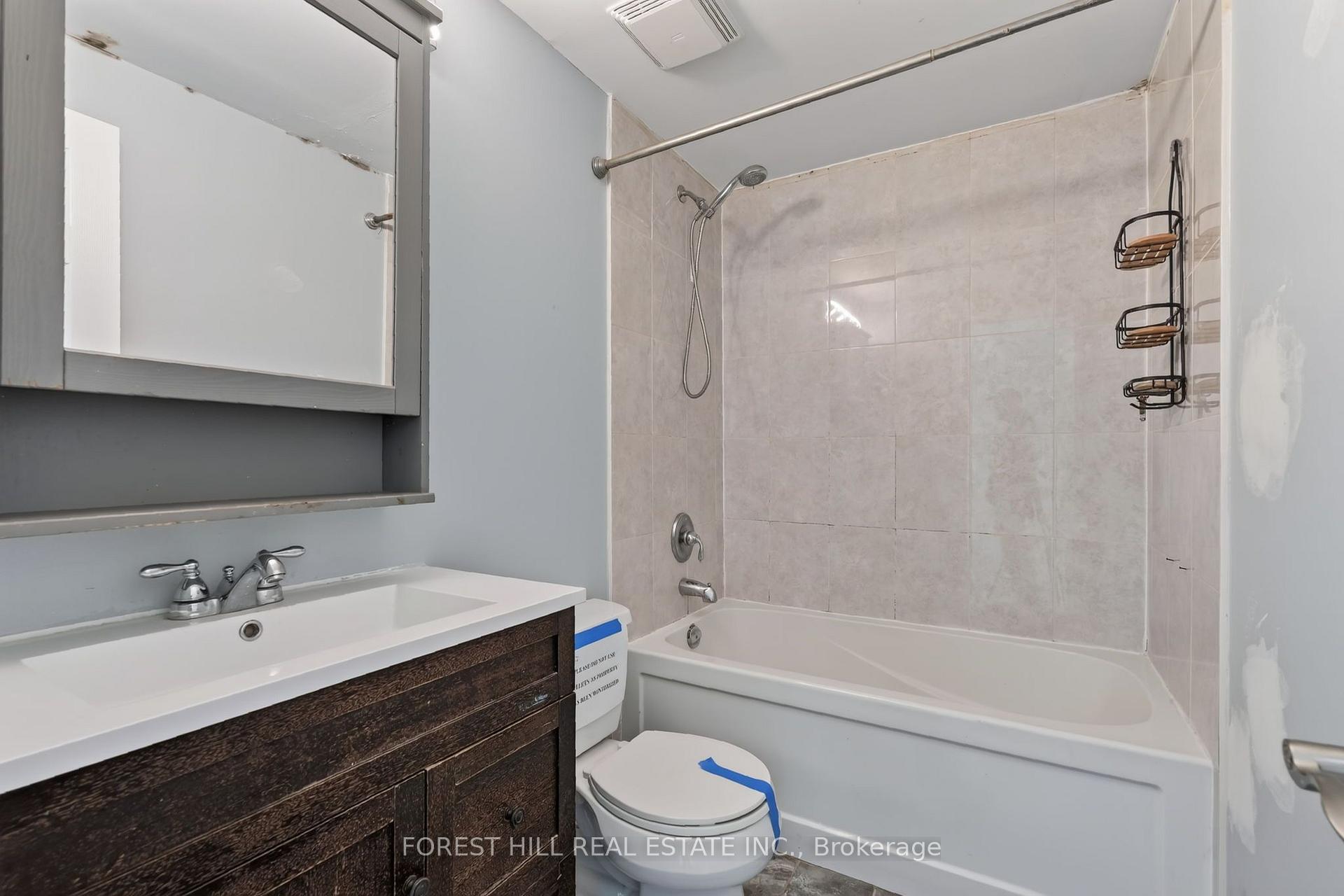 Photo 27 of 22 Grand Valley Drive, Brampton, Northgate — HOMEH