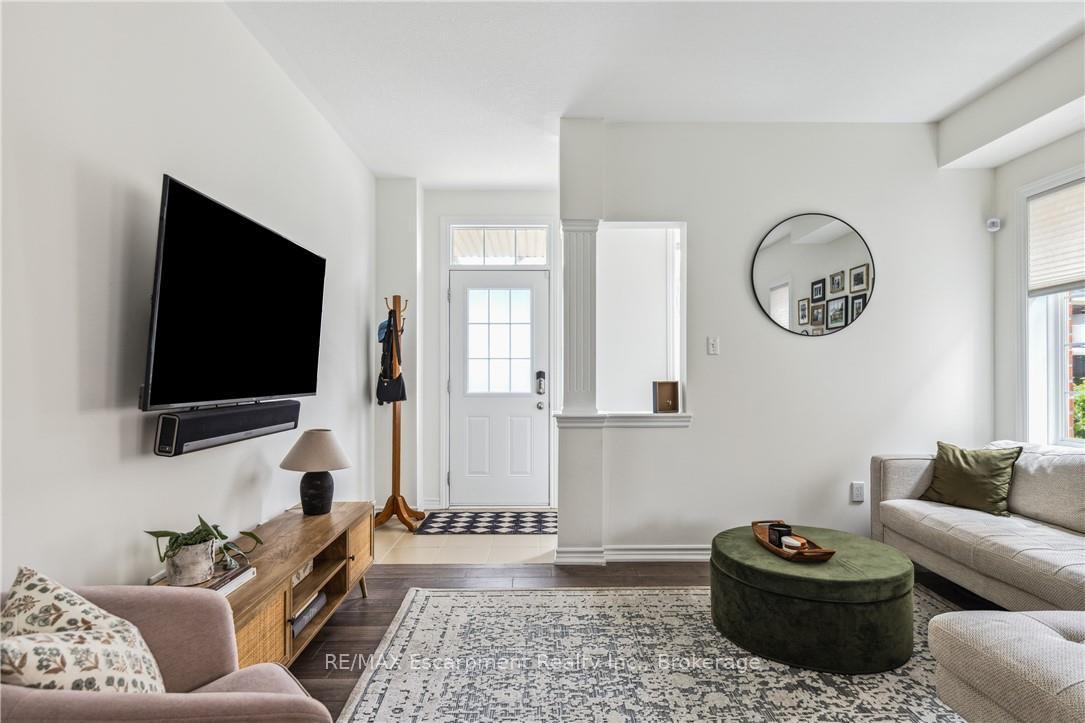 Photo 2 of Unit 31, 54 Nisbet Boulevard, Hamilton, Waterdown — HOMEH