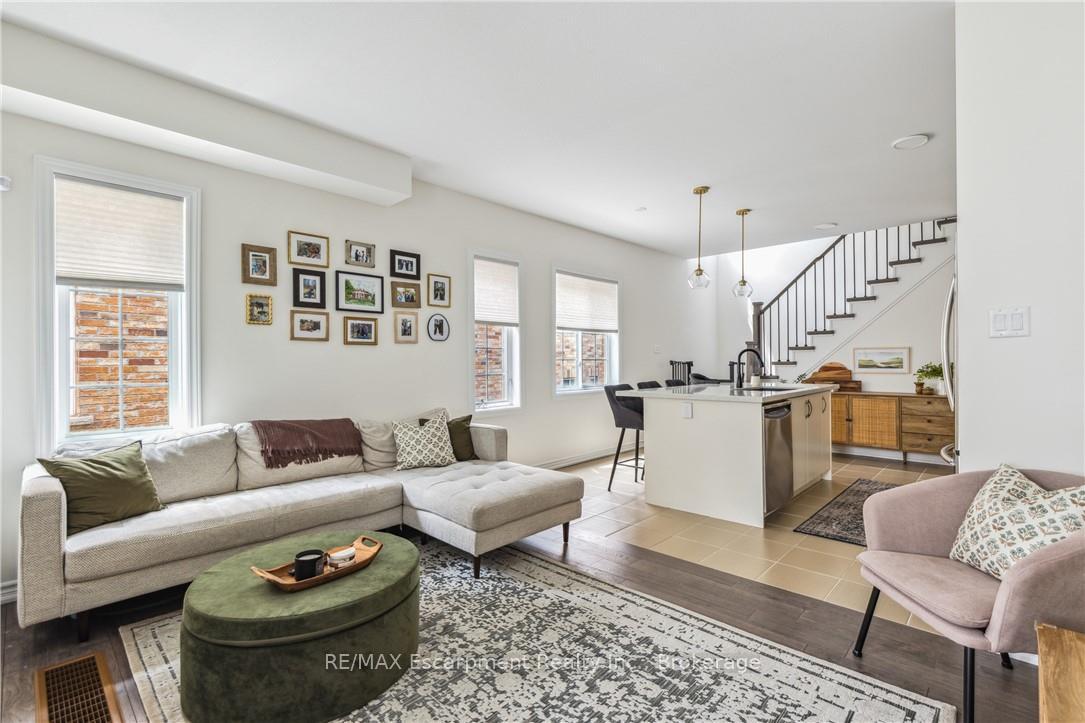 Photo 5 of Unit 31, 54 Nisbet Boulevard, Hamilton, Waterdown — HOMEH