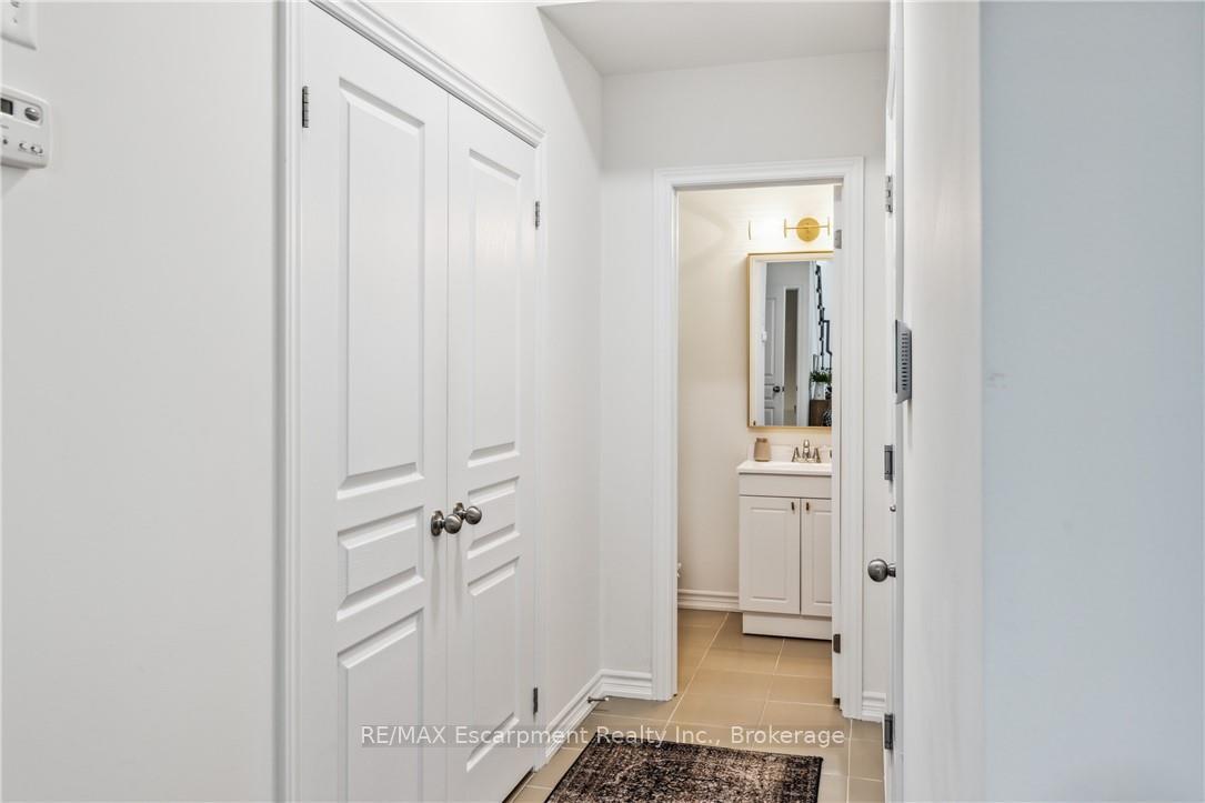 Photo 8 of Unit 31, 54 Nisbet Boulevard, Hamilton, Waterdown — HOMEH