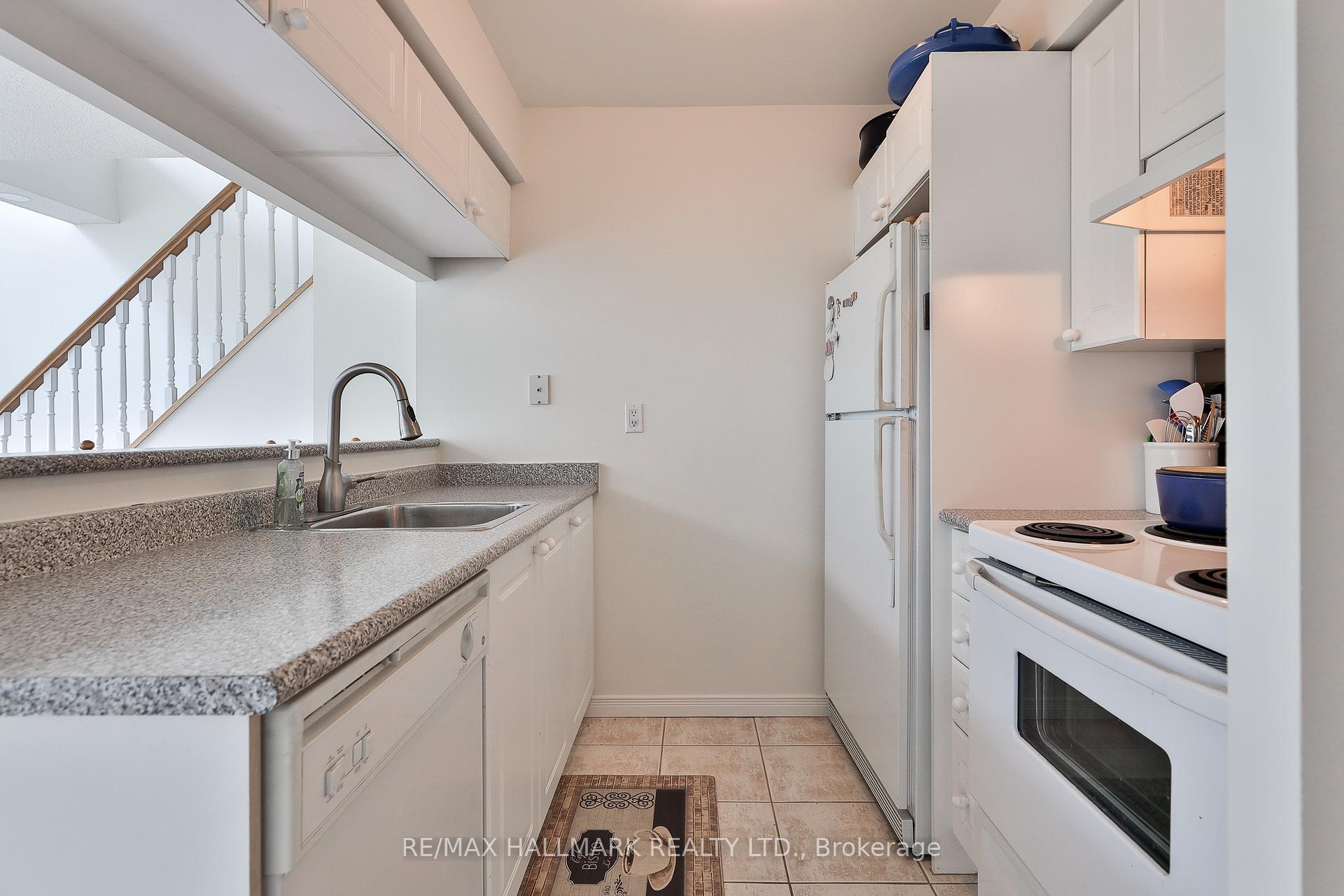 Photo 4 of Unit 528, 109 Front Street E, Toronto, Waterfront Communities — HOMEH